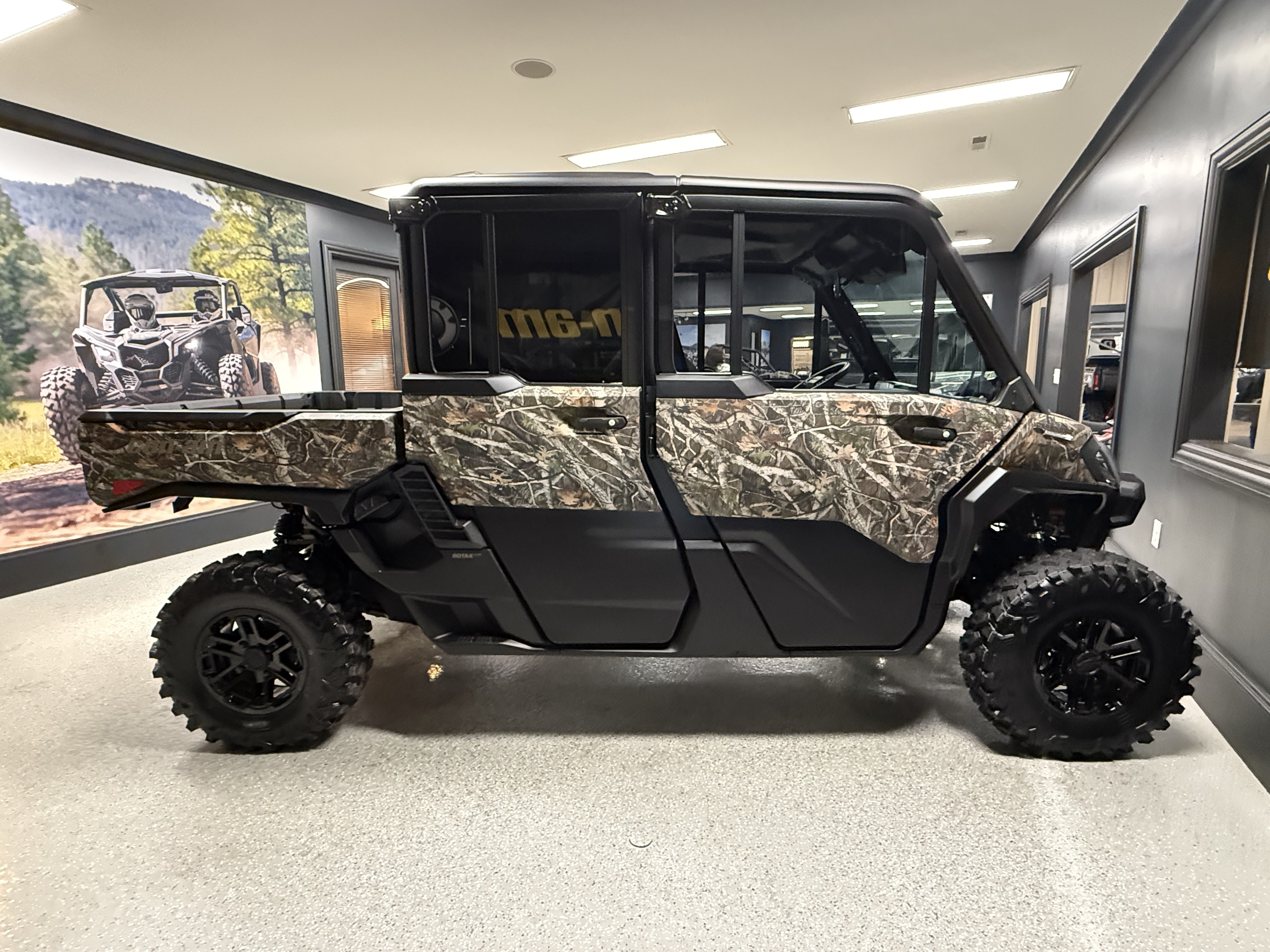 2026 Can-Am™ Defender MAX Limited HD11 7