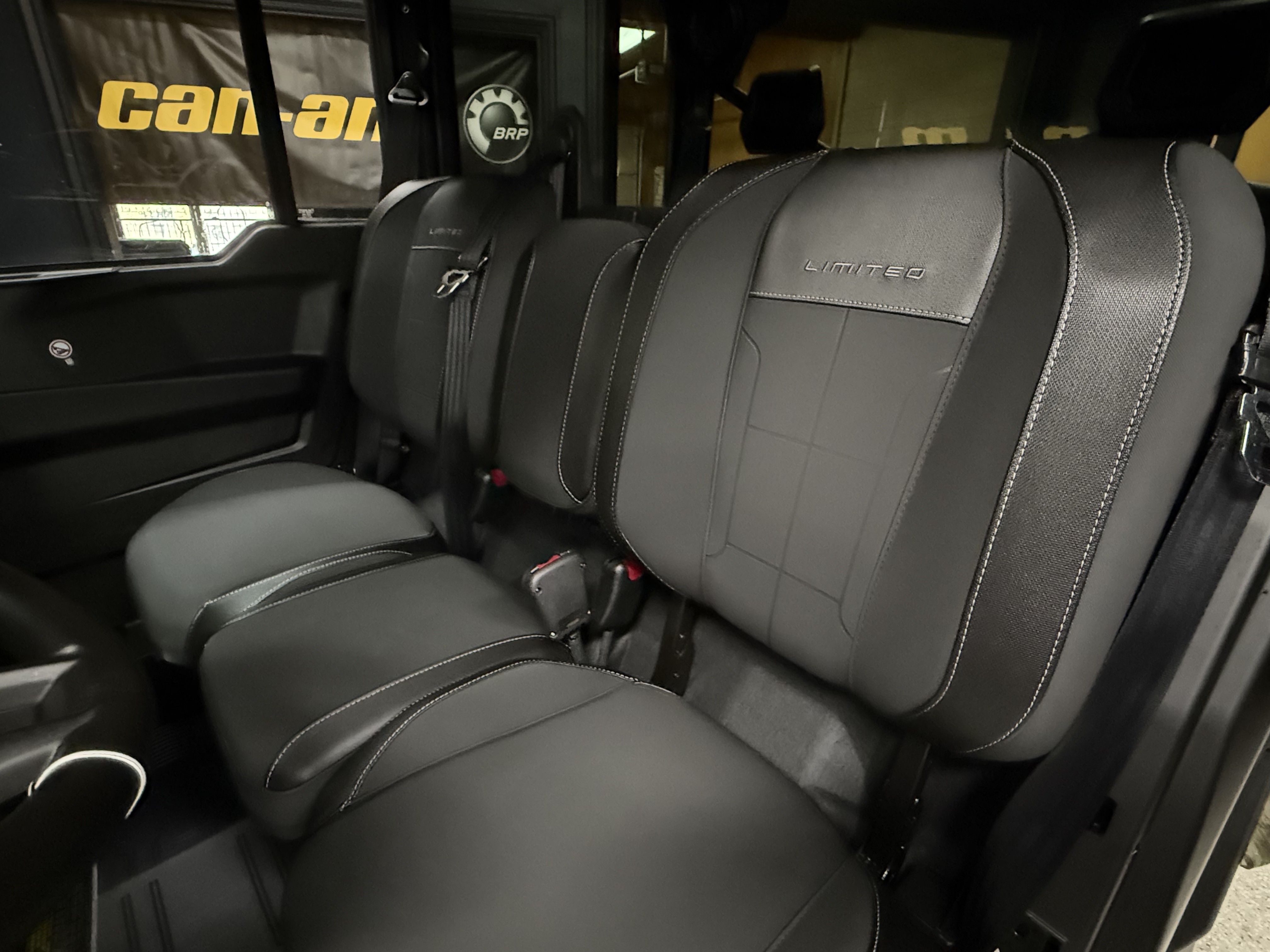 2026 Can-Am™ Defender MAX Limited HD11 10