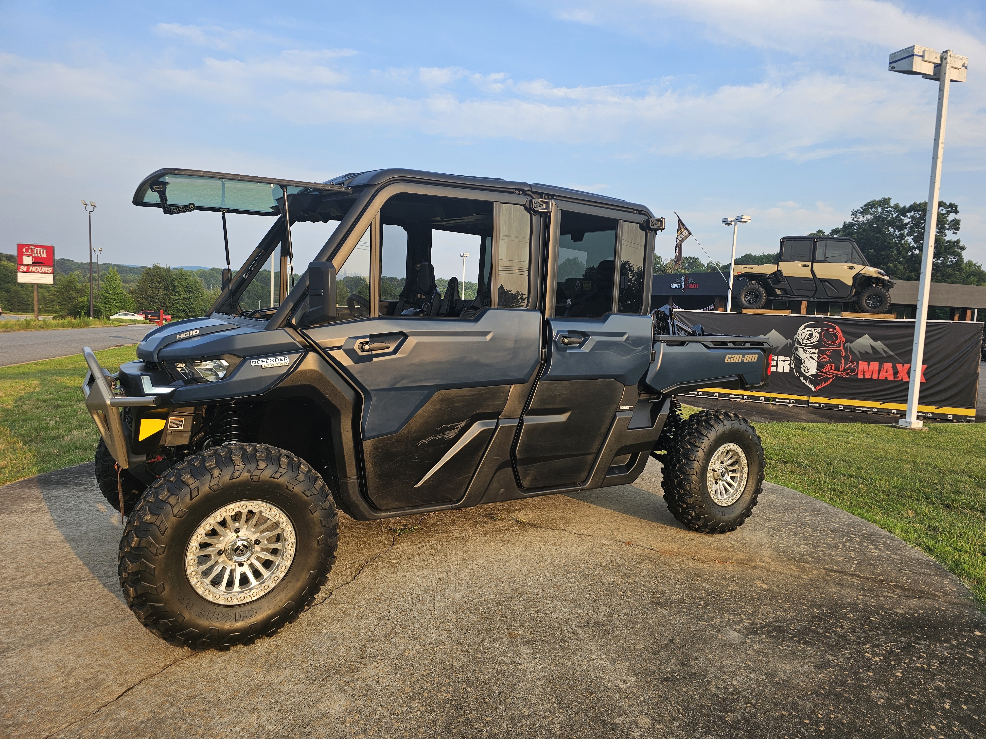 2025 Can-Am Defender MAX Limited