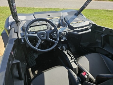 2026 Can-Am™ Commander MAX XT-P 5