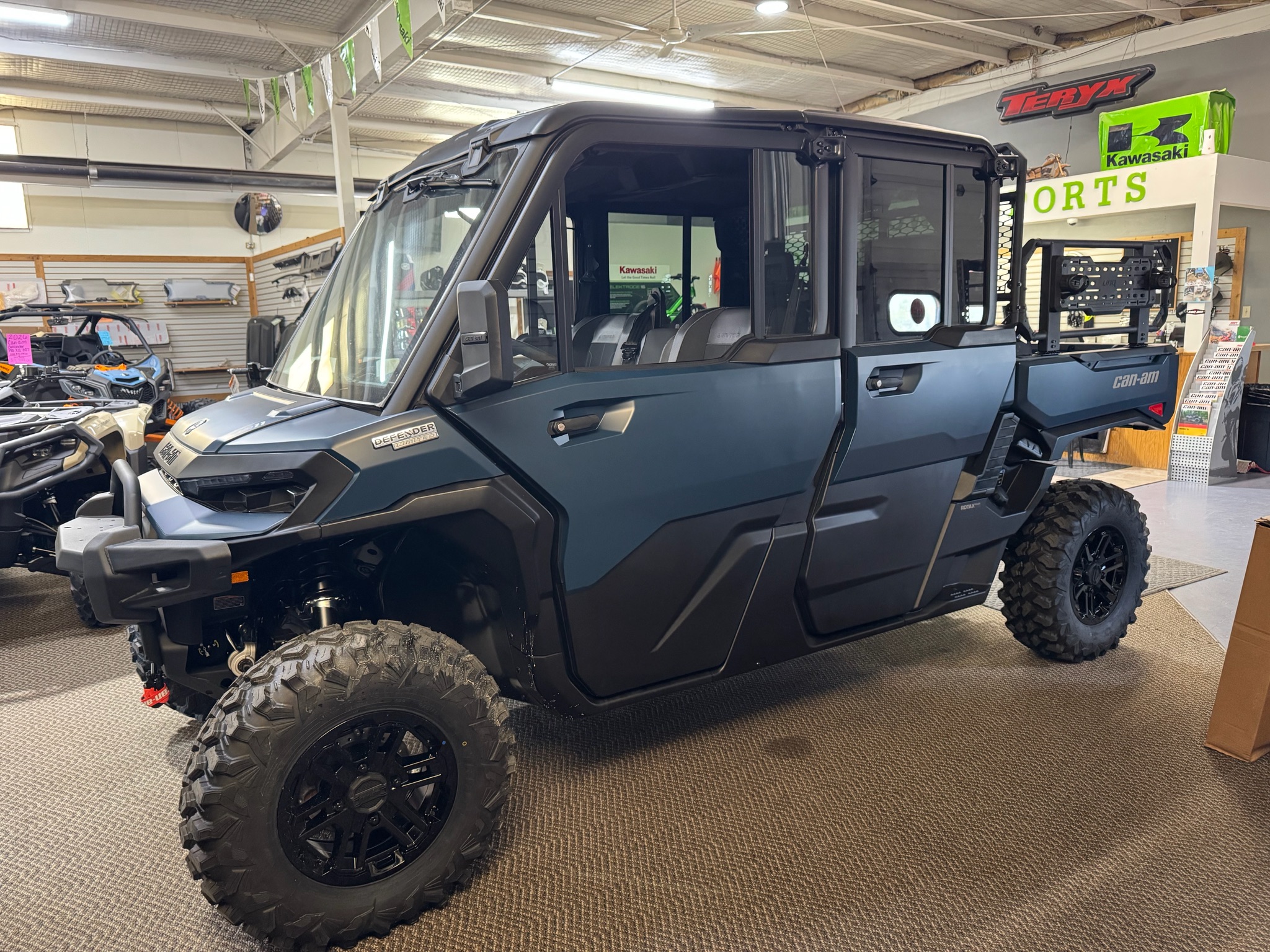 2027 Defender XU MAX Limited HD11