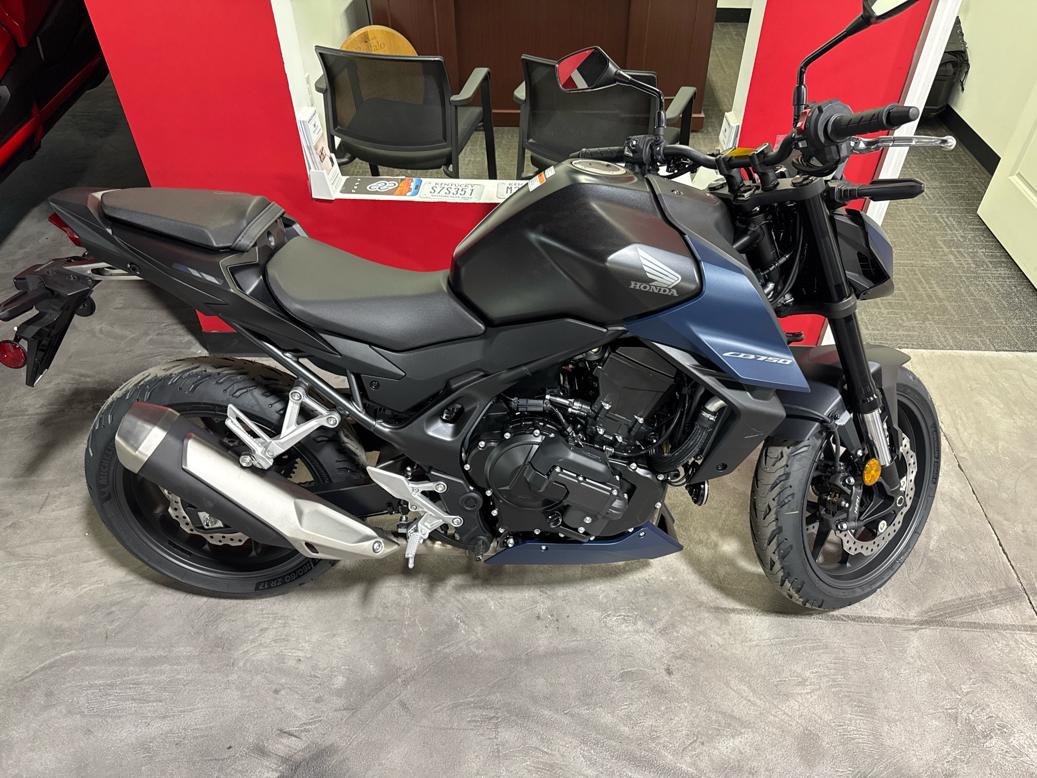 2026 Honda CB750 Hornet E-Clutch 1