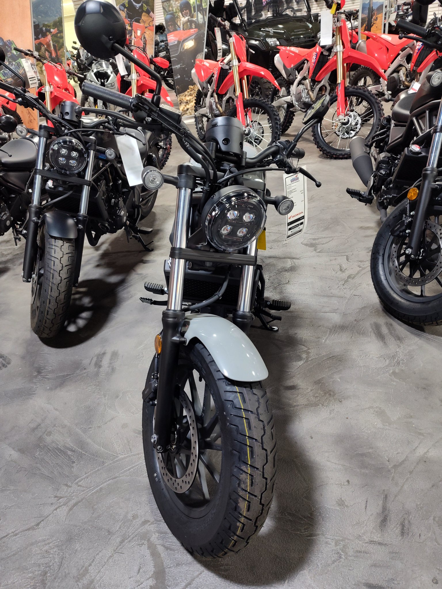 2026 Honda Rebel 300 E-Clutch 1