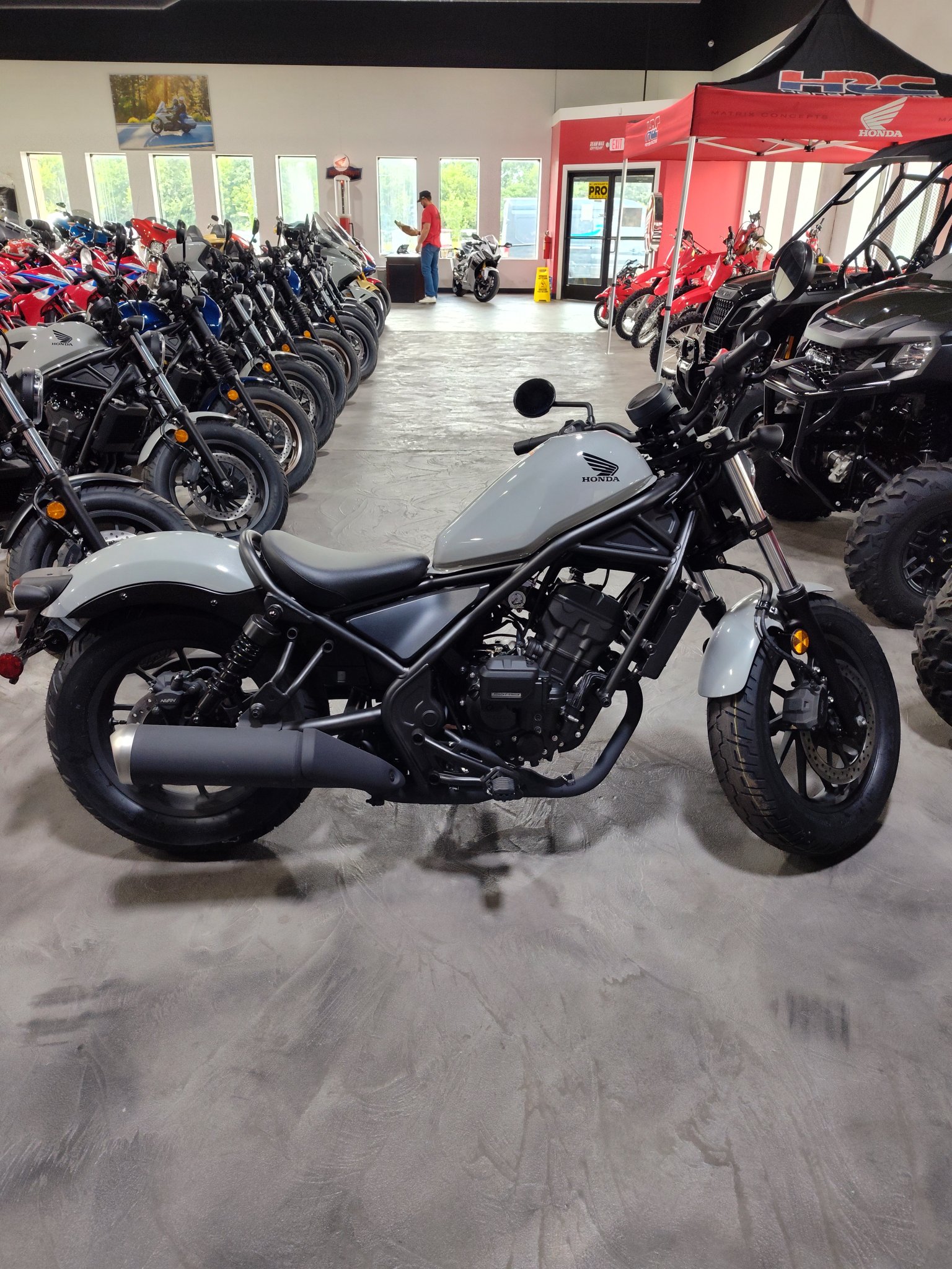 2026 Honda Rebel 300 E-Clutch 2