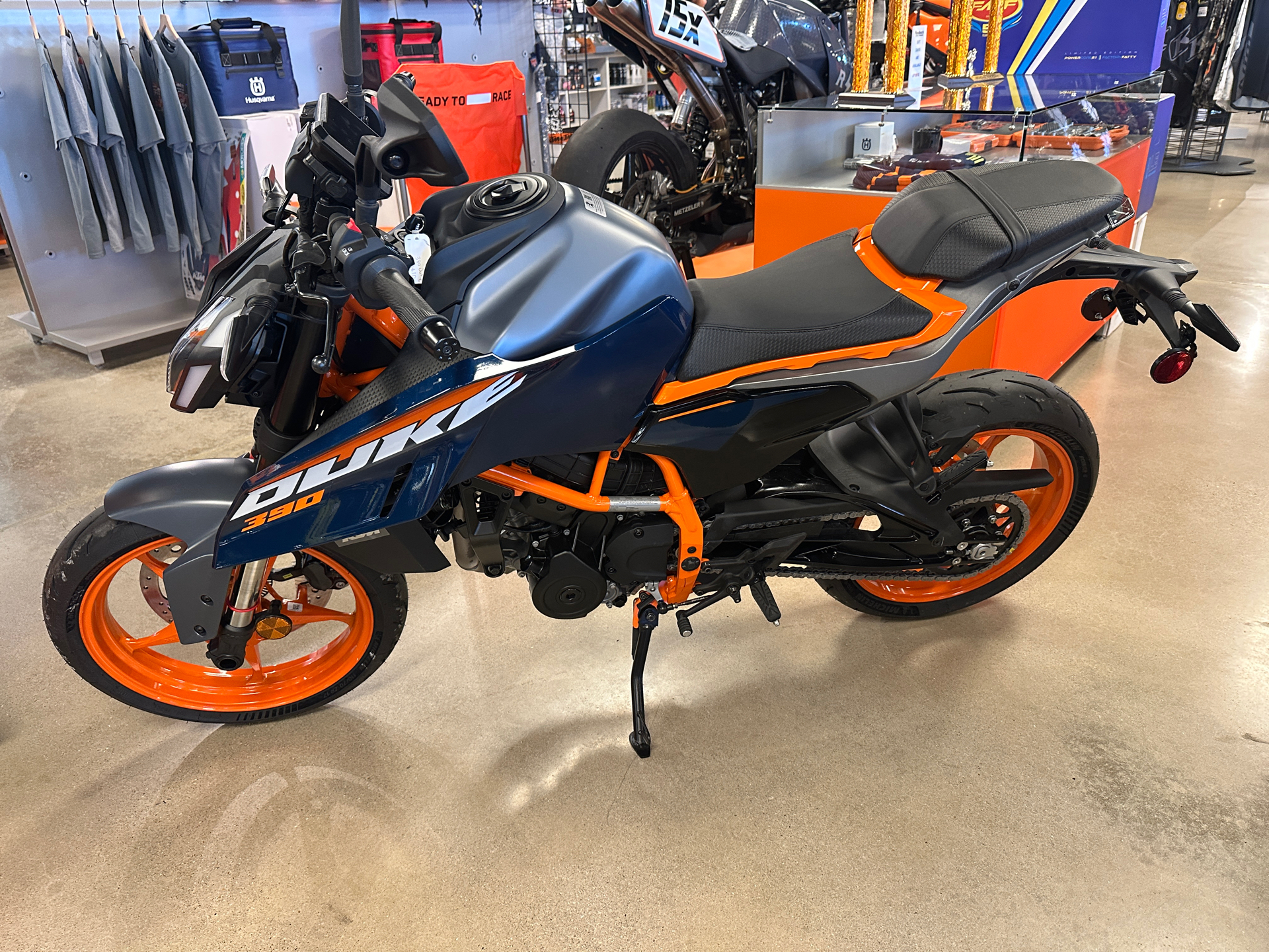 2025 KTM 390 Duke in Chattanooga, Tennessee - Photo 2