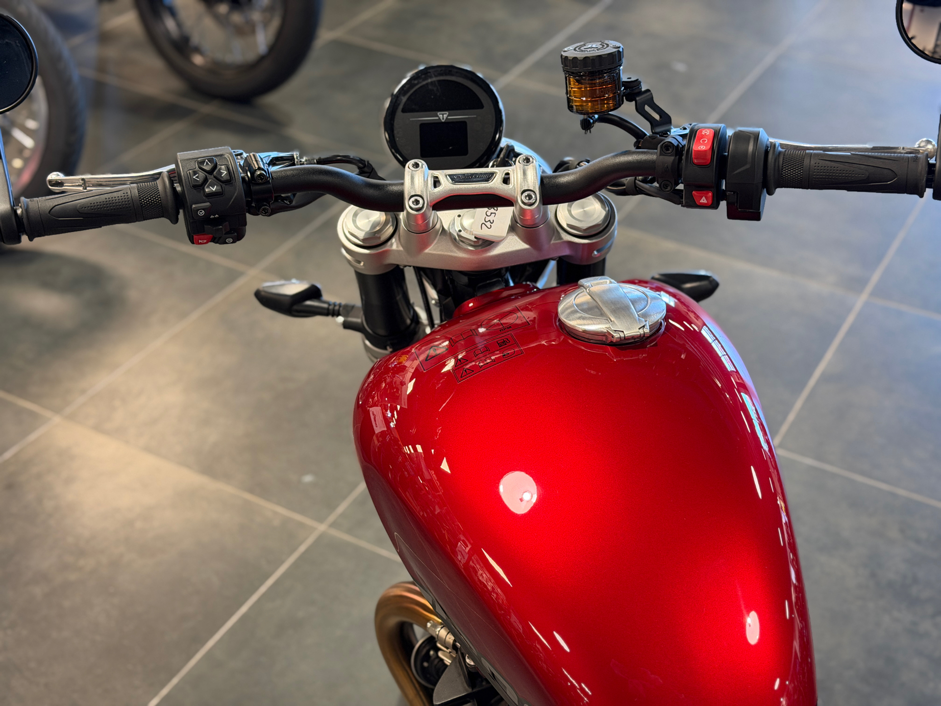 2025 Triumph Speed Twin 1200 in Chattanooga, Tennessee - Photo 5