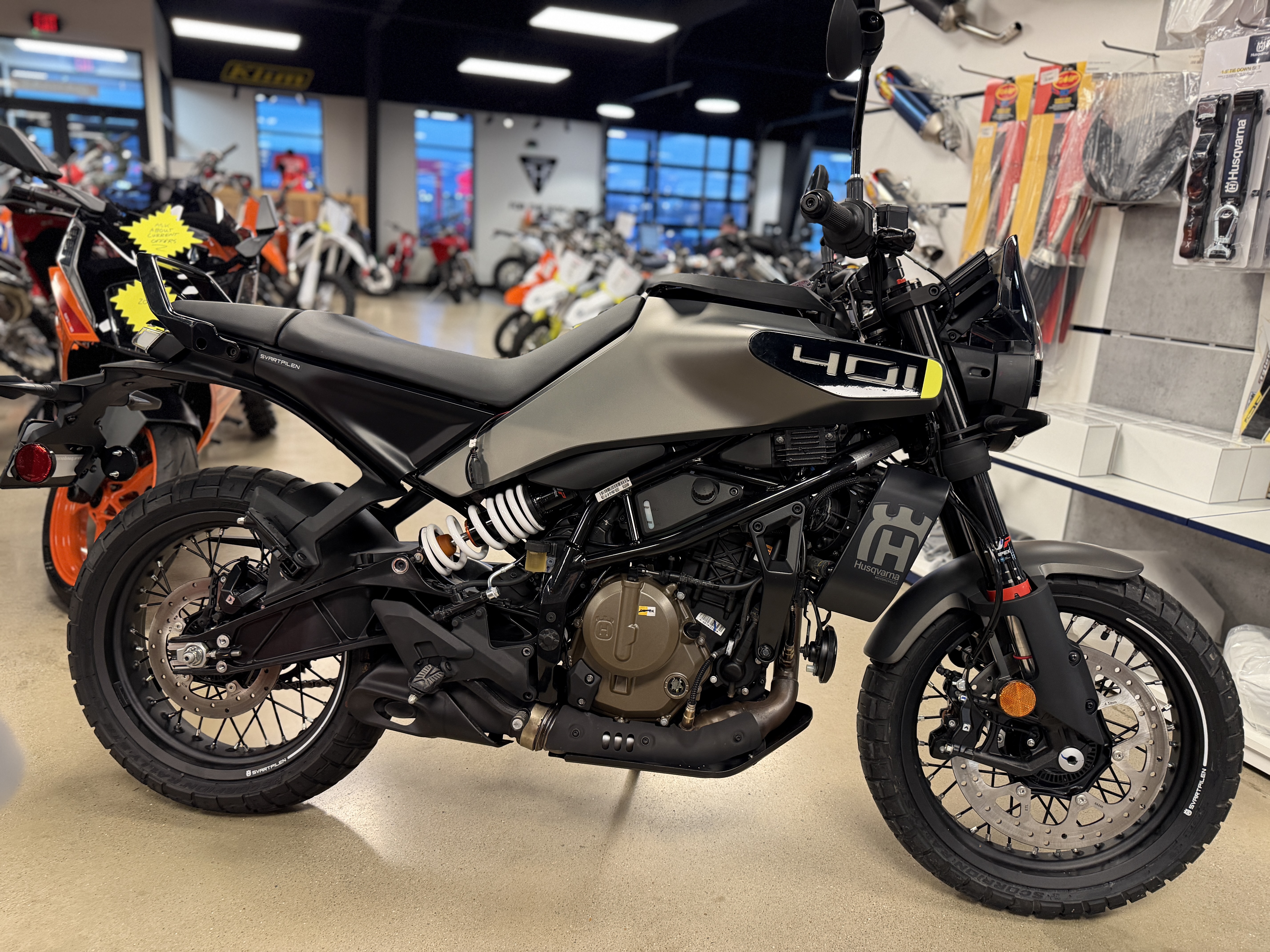 2024 Husqvarna Svartpilen 401 in Chattanooga, Tennessee - Photo 1