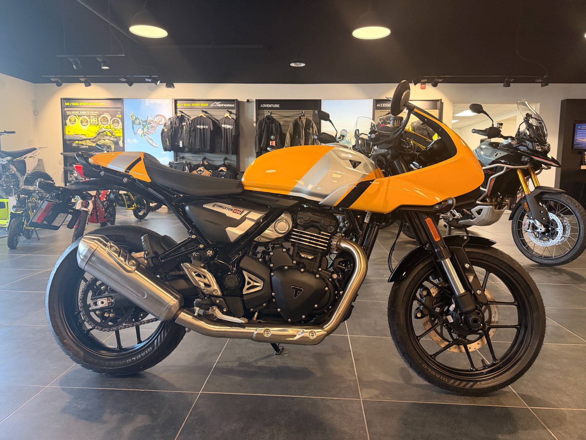 2026 Triumph Thruxton 400