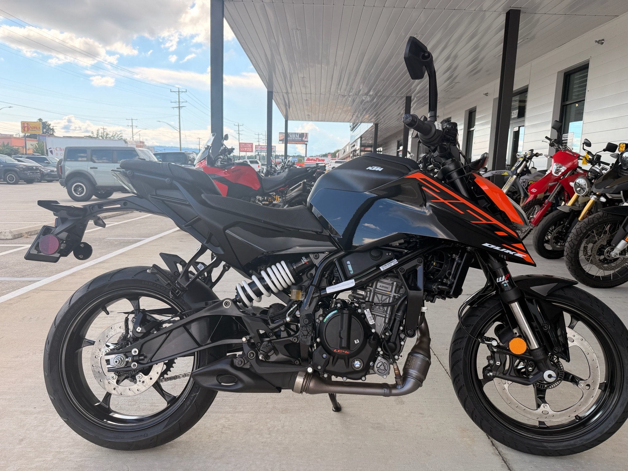2026 KTM 250 Duke 1