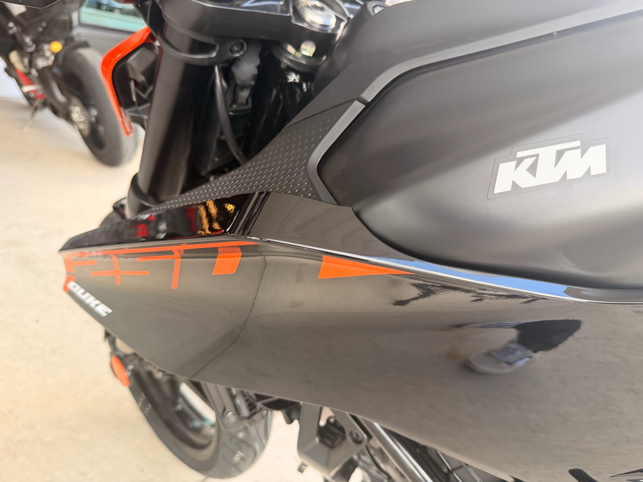 2026 KTM 250 Duke 4