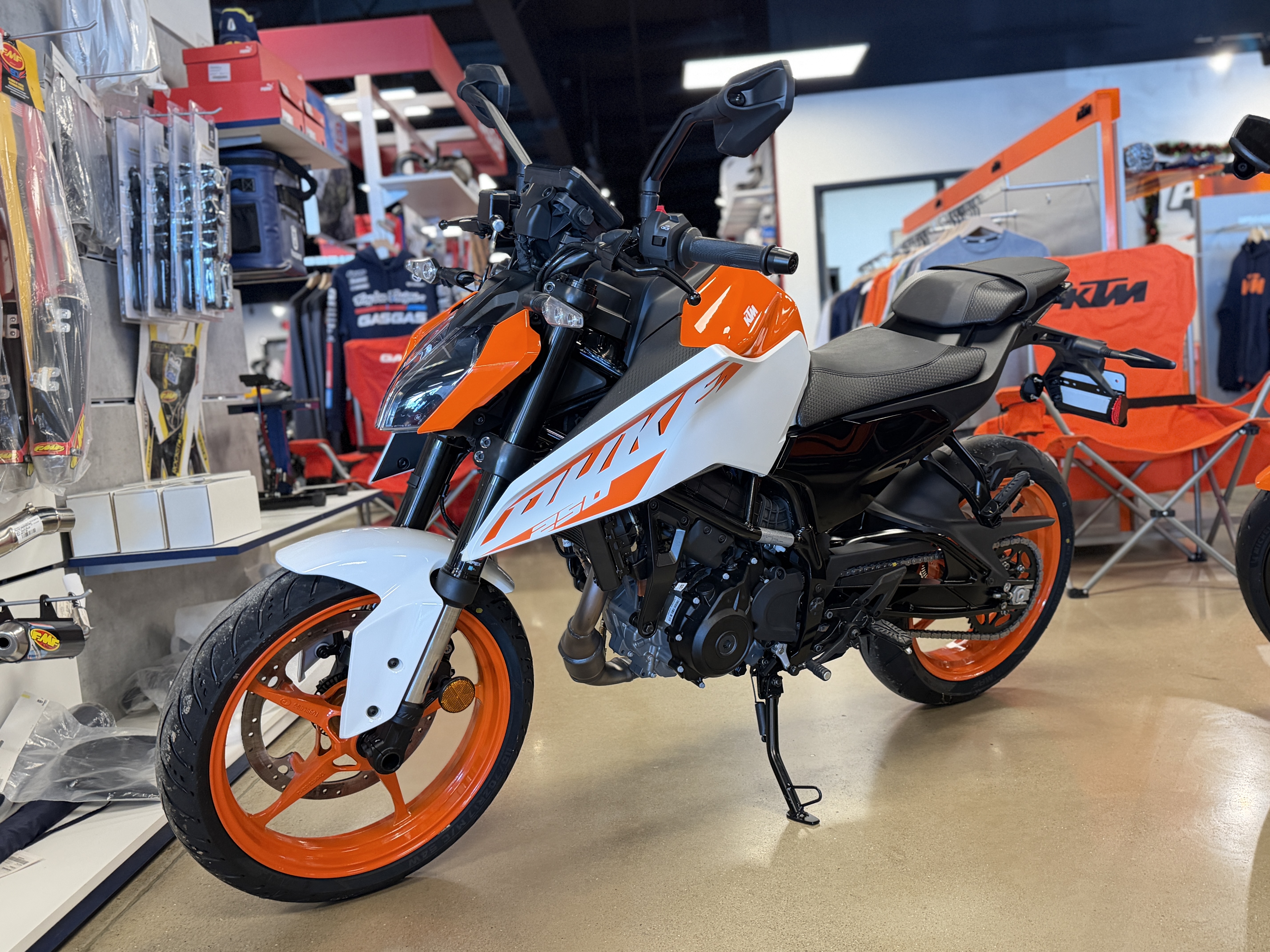 2024 KTM 250 Duke in Chattanooga, Tennessee - Photo 2