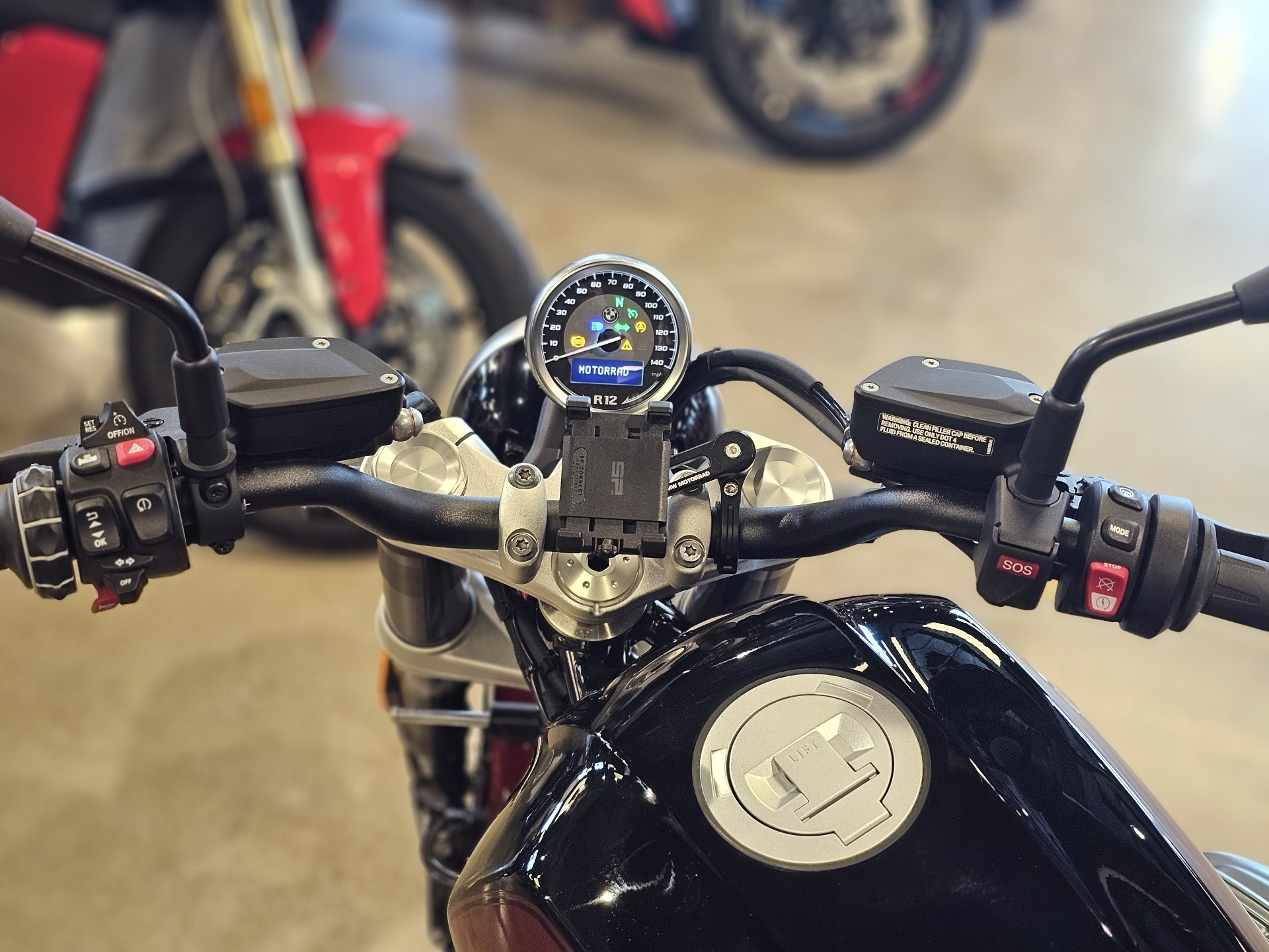 2025 BMW R 12 in Chattanooga, Tennessee - Photo 4