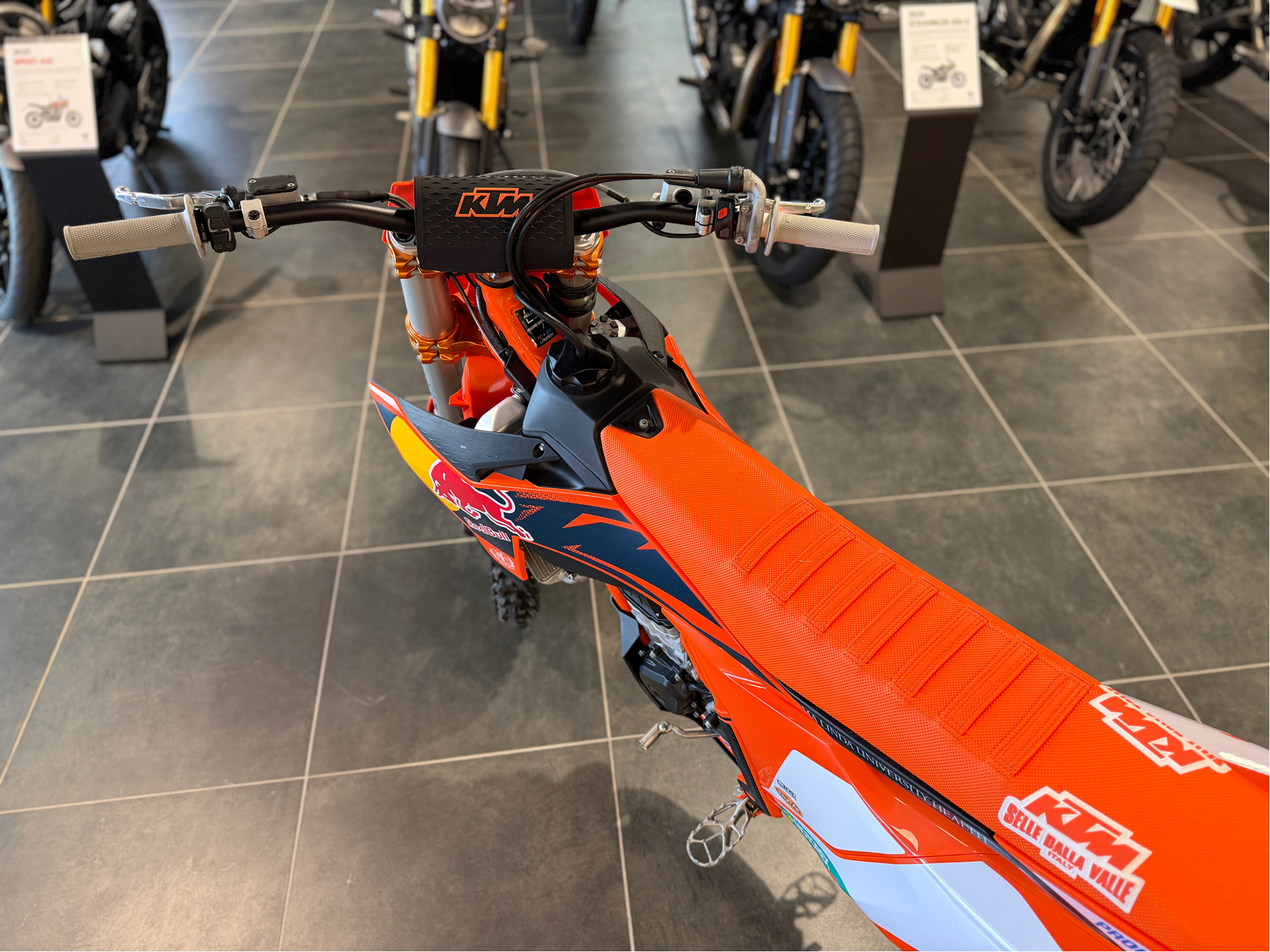 2025 KTM 450 SX-F Factory Edition in Chattanooga, Tennessee - Photo 5