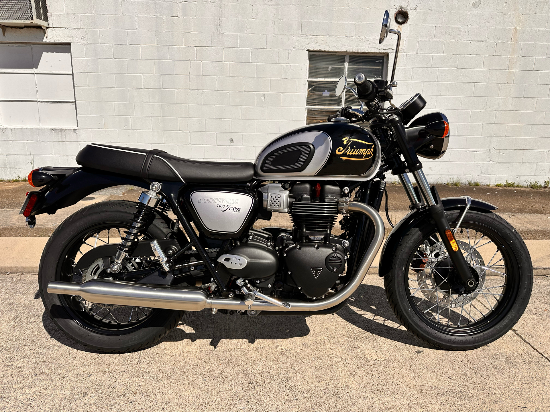 2025 Triumph Bonneville T100 in Chattanooga, Tennessee - Photo 1