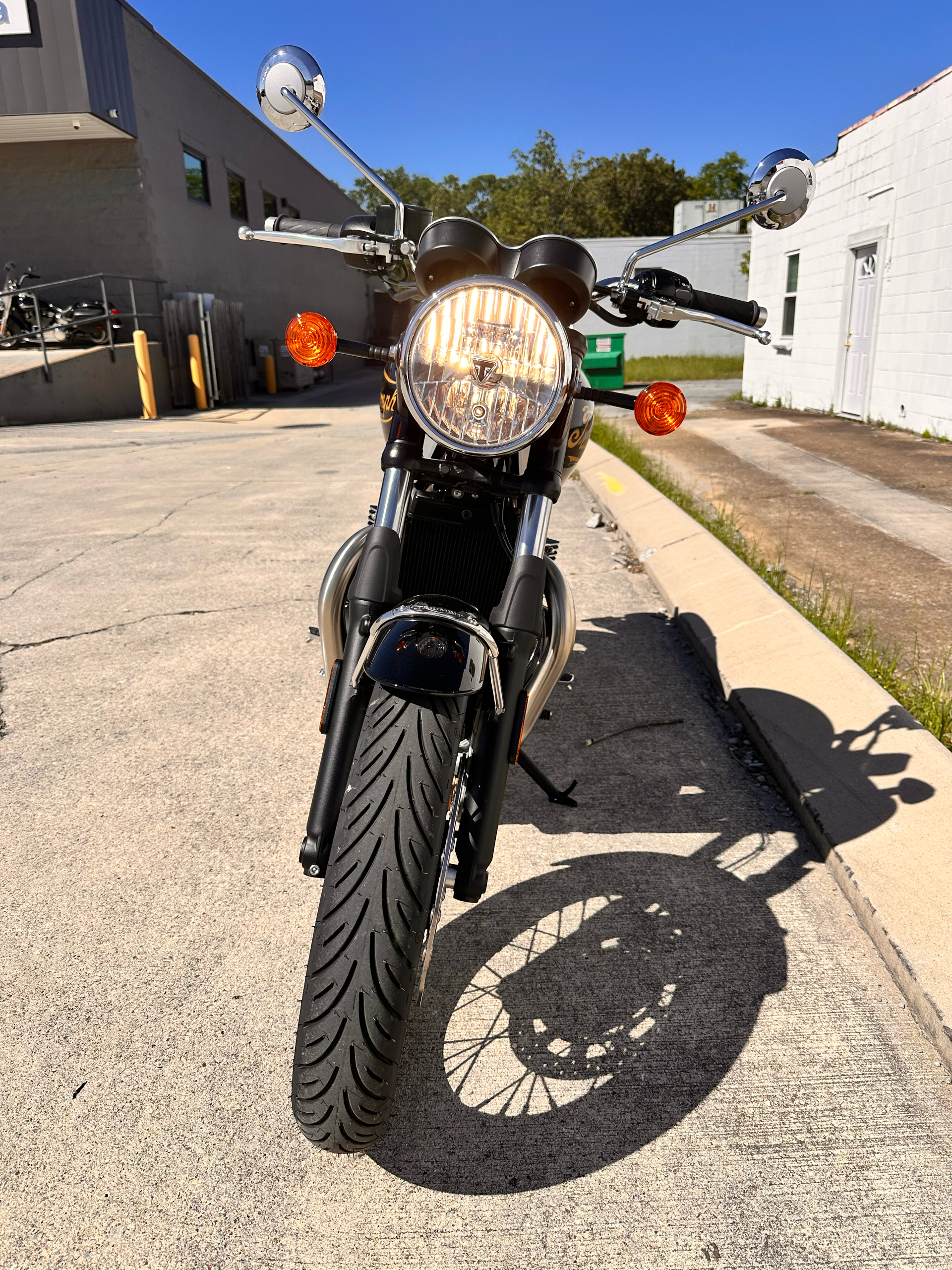 2025 Triumph Bonneville T100 in Chattanooga, Tennessee - Photo 3