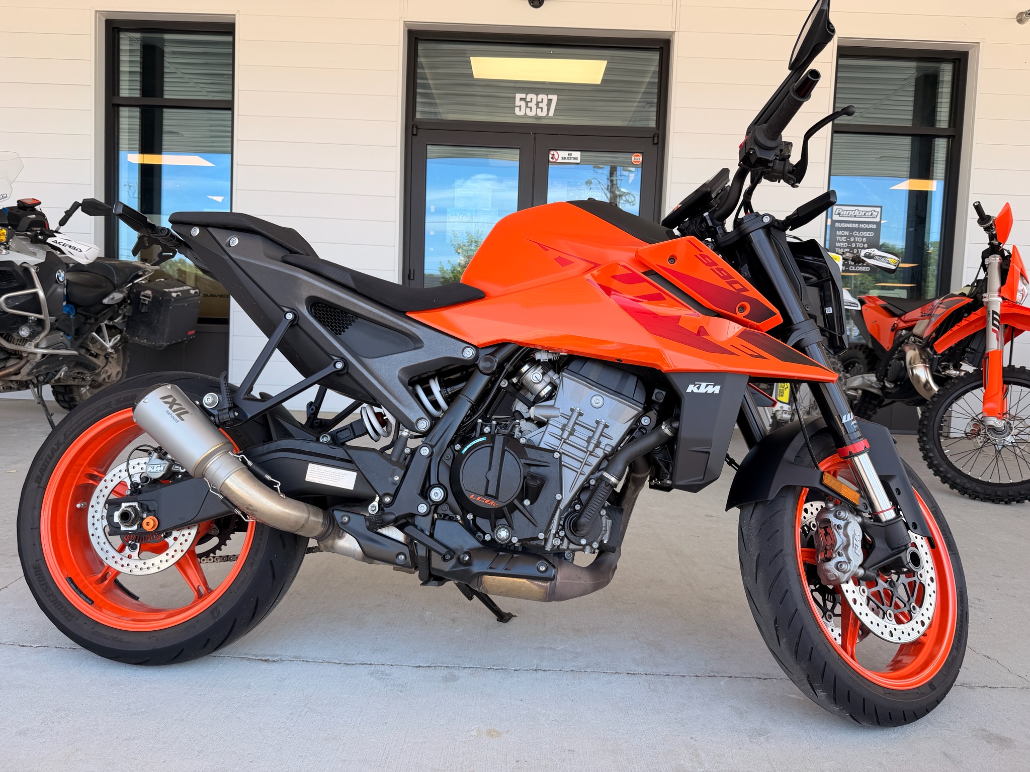 2024 KTM 990 Duke