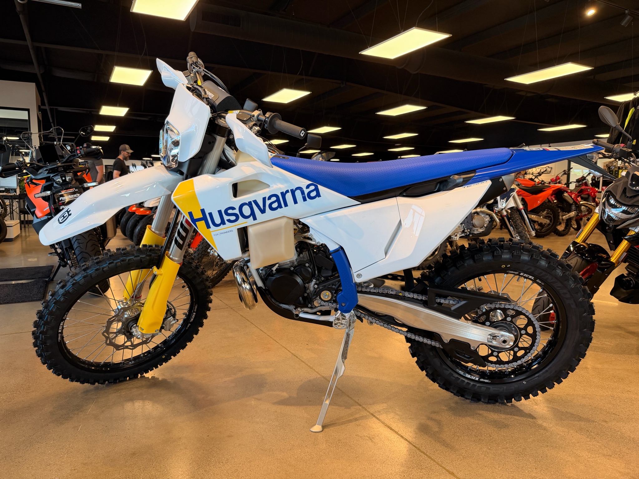 2027 Husqvarna TE 300 2