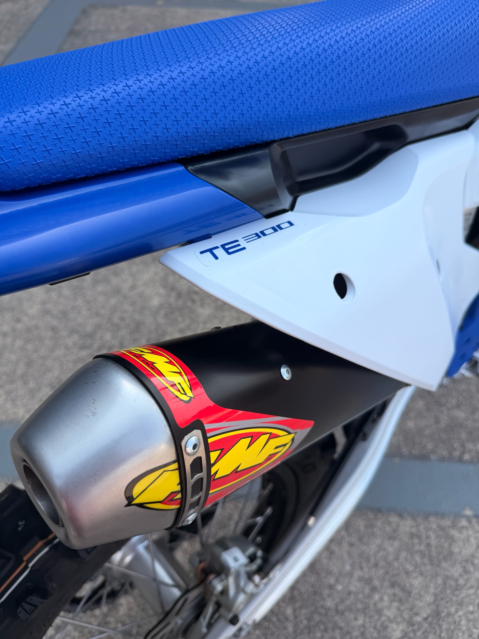 2027 Husqvarna TE 300 8