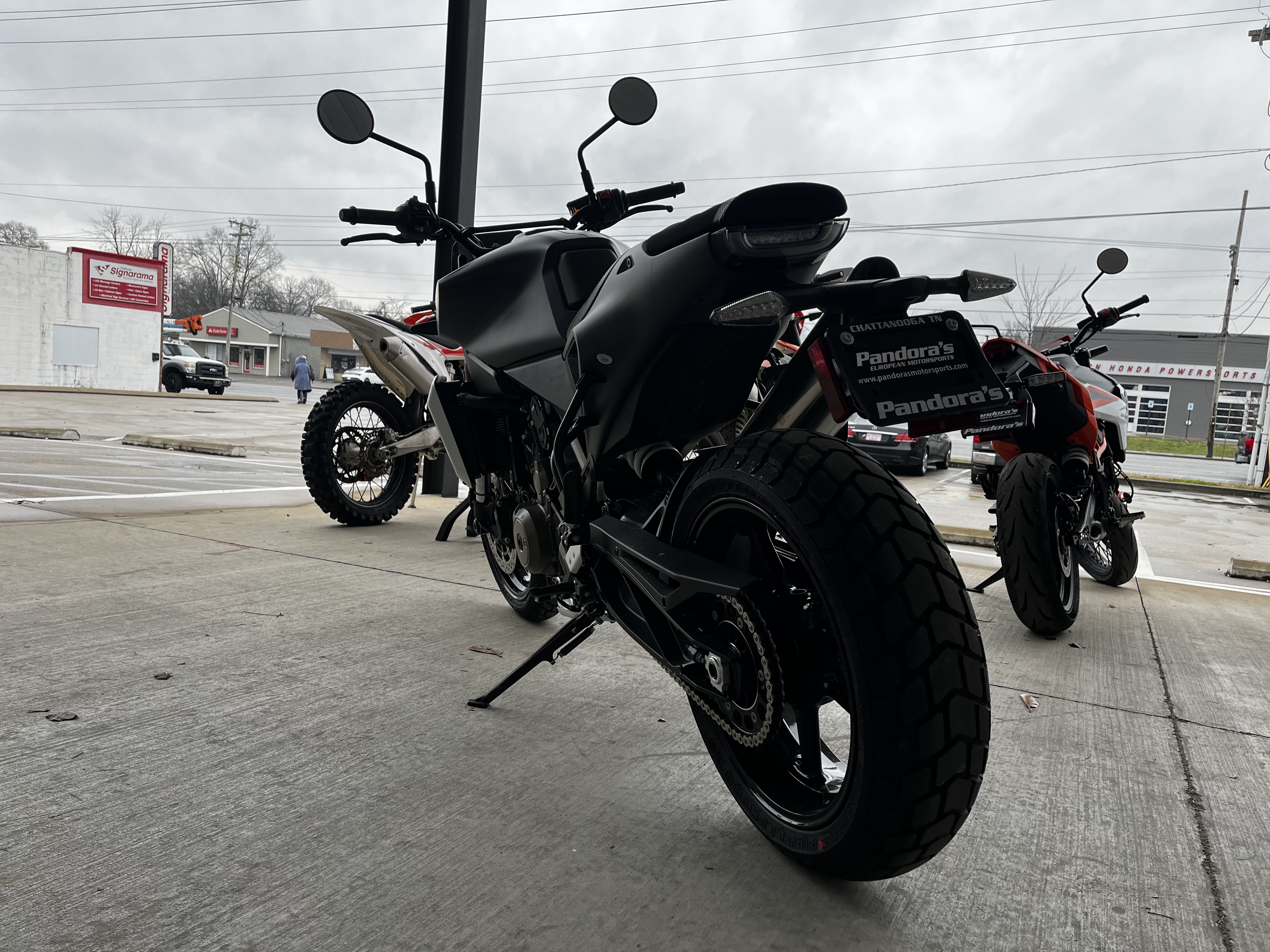 2025 Husqvarna Svartpilen 801 in Chattanooga, Tennessee - Photo 5