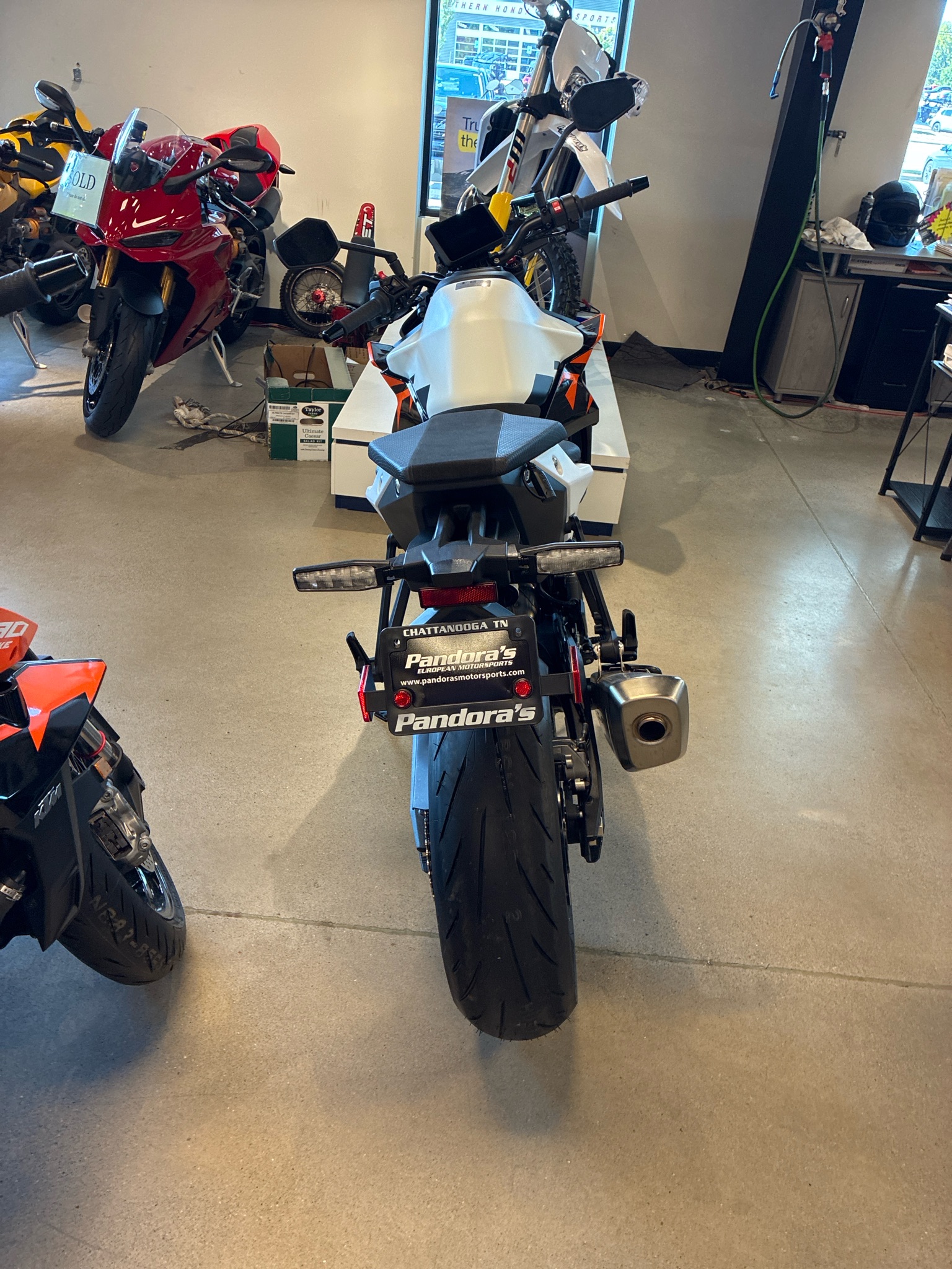 2027 KTM 990 Duke 4
