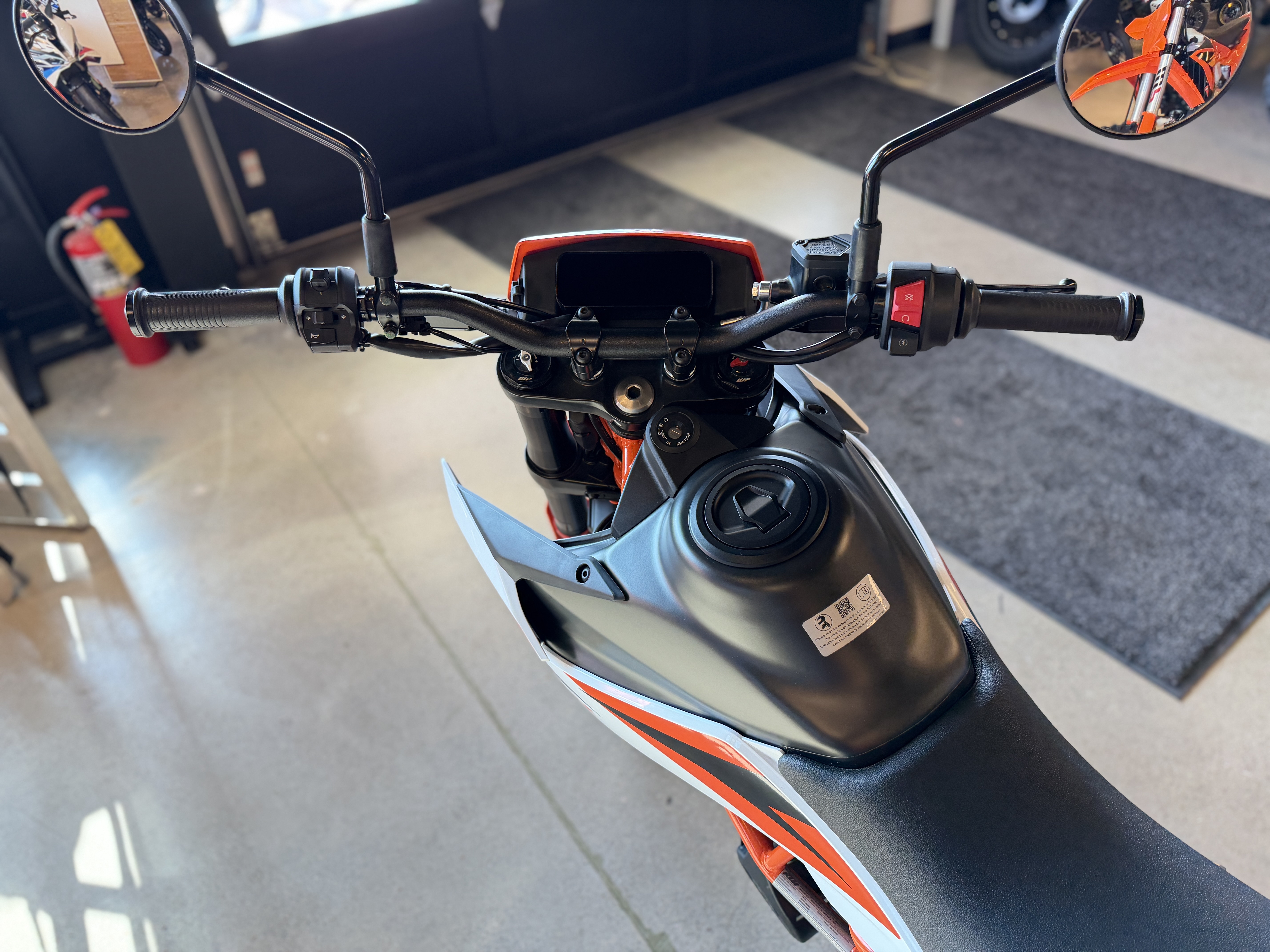 2025 KTM 390 SMC R in Chattanooga, Tennessee - Photo 5