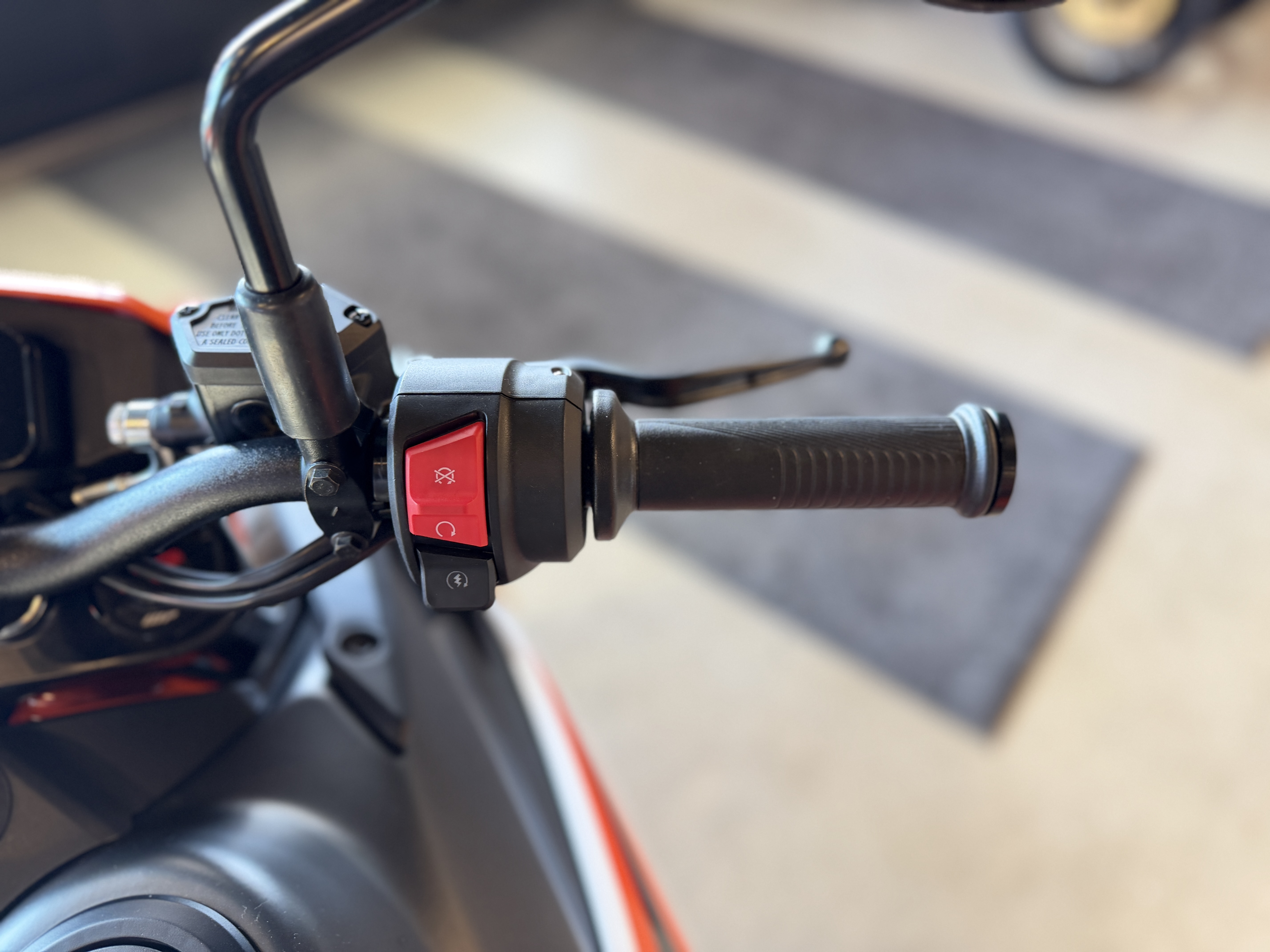 2025 KTM 390 SMC R in Chattanooga, Tennessee - Photo 7