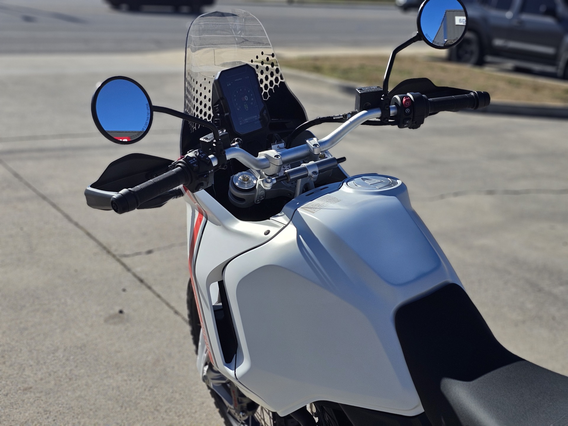 2024 Ducati DesertX in Chattanooga, Tennessee - Photo 5