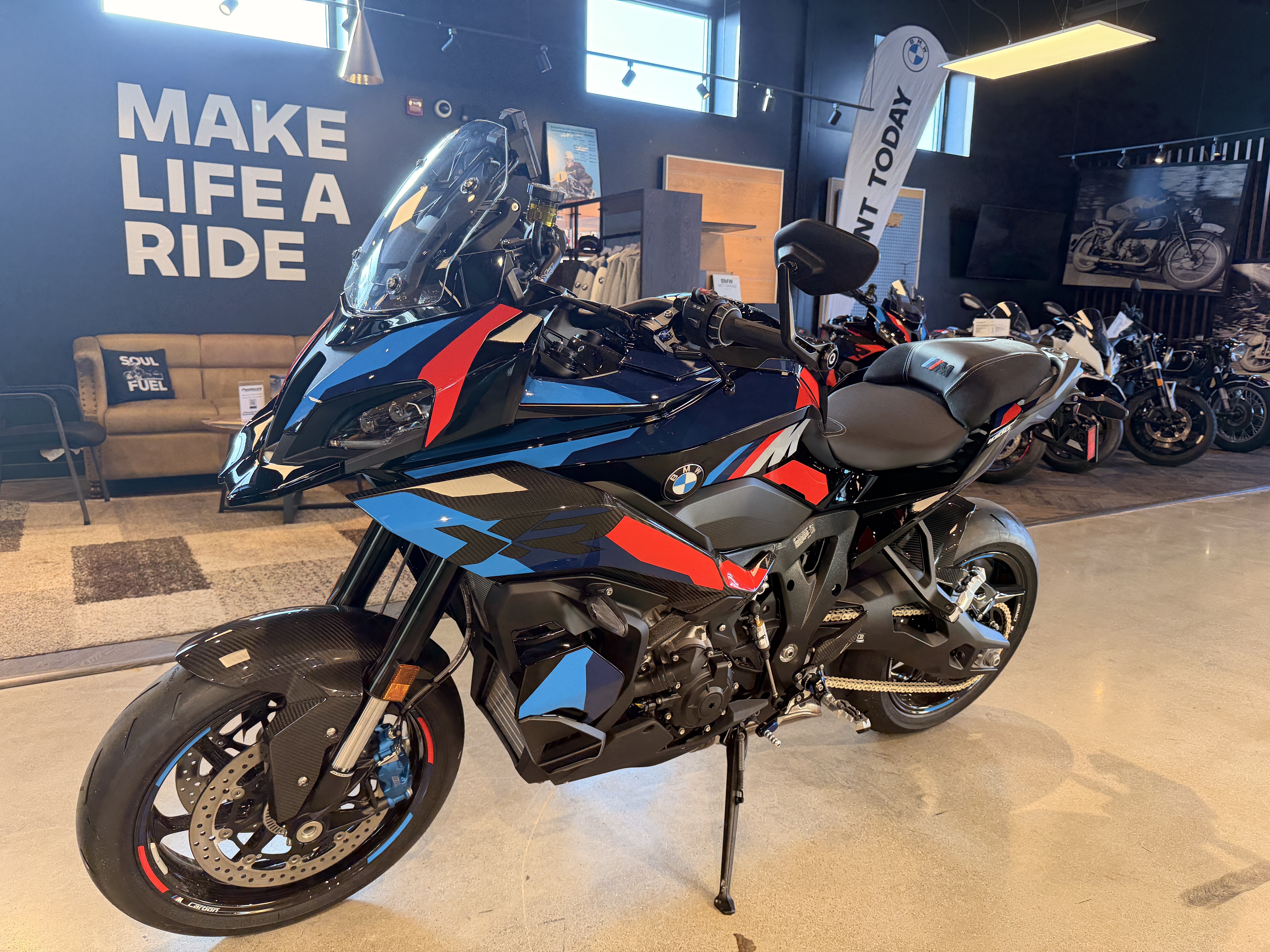 2026 BMW M 1000 XR