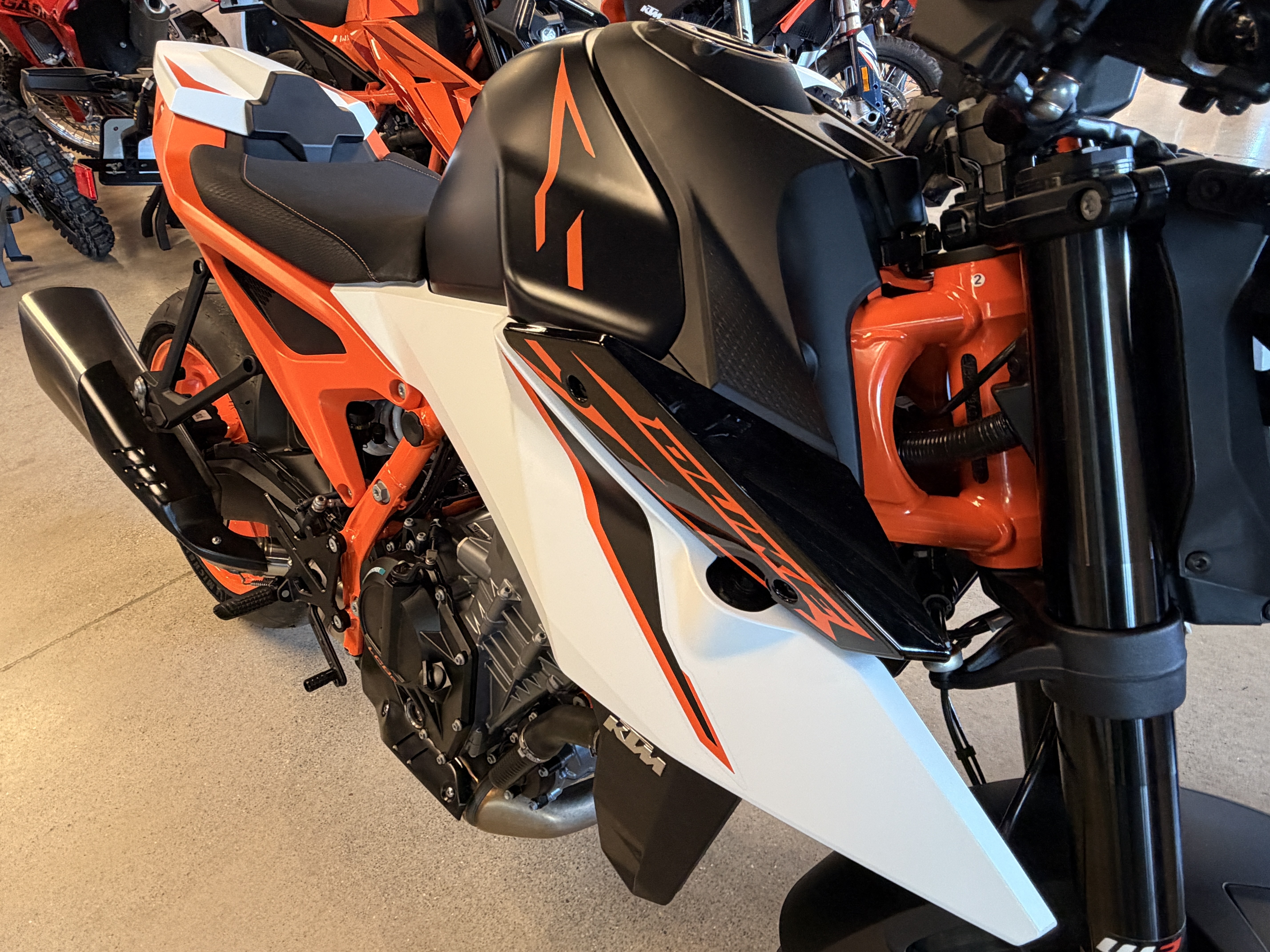 2026 KTM 990 Duke R in Chattanooga, Tennessee - Photo 6