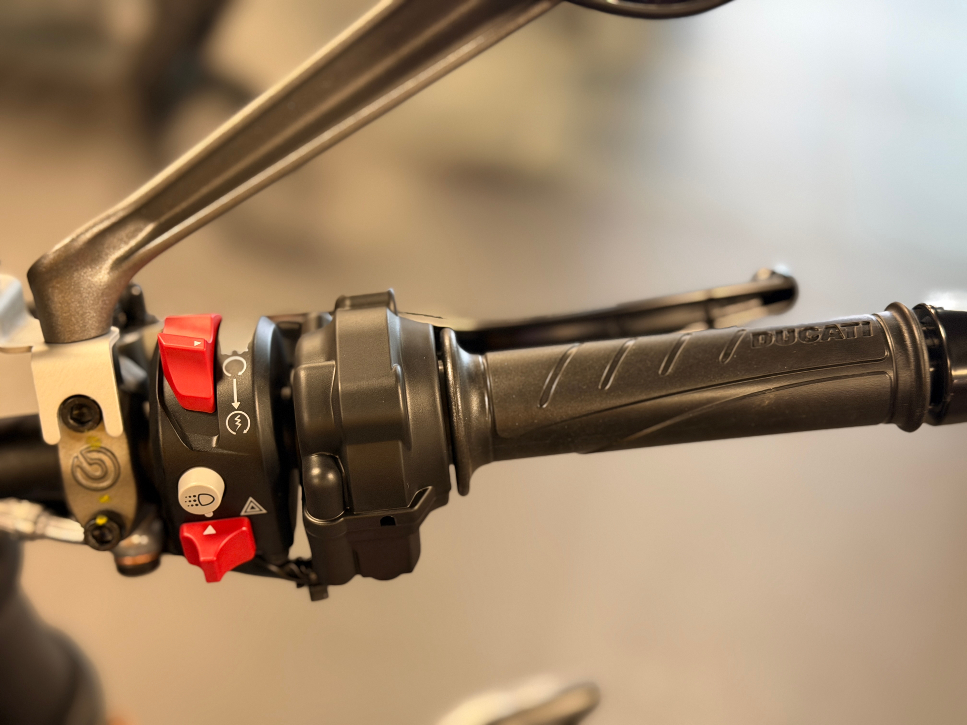 2025 Ducati Monster + in Chattanooga, Tennessee - Photo 6