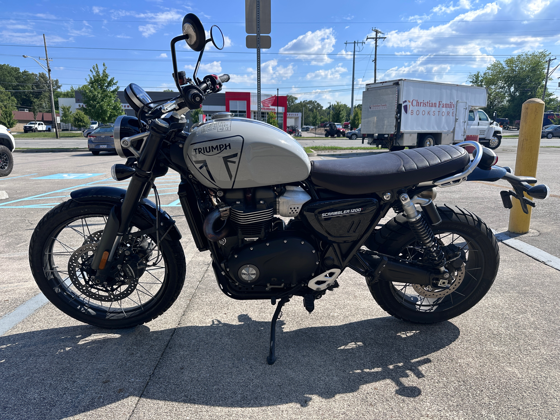 2025 Triumph Scrambler 1200 X in Chattanooga, Tennessee - Photo 2
