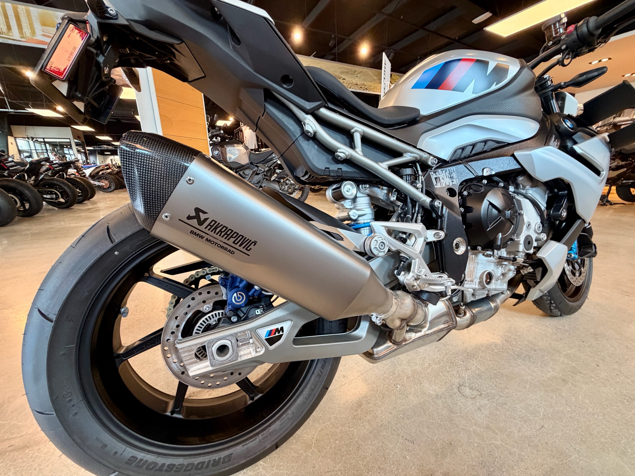 2026 BMW M 1000 R