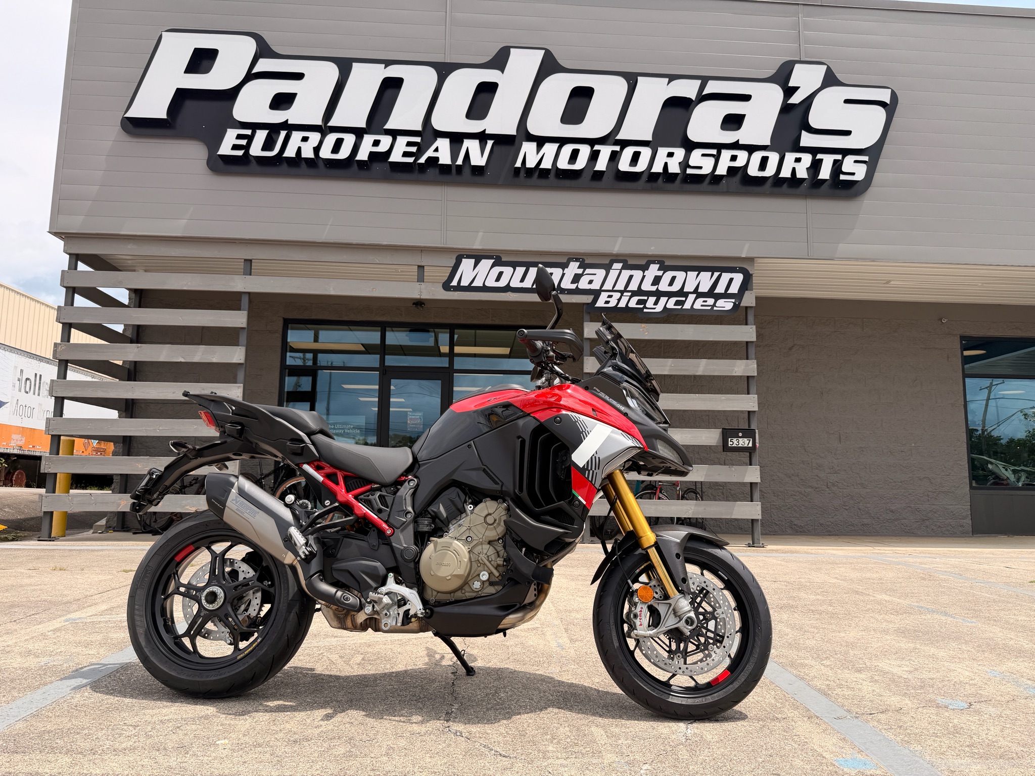 2026 Ducati Multistrada V4 Pikes Peak