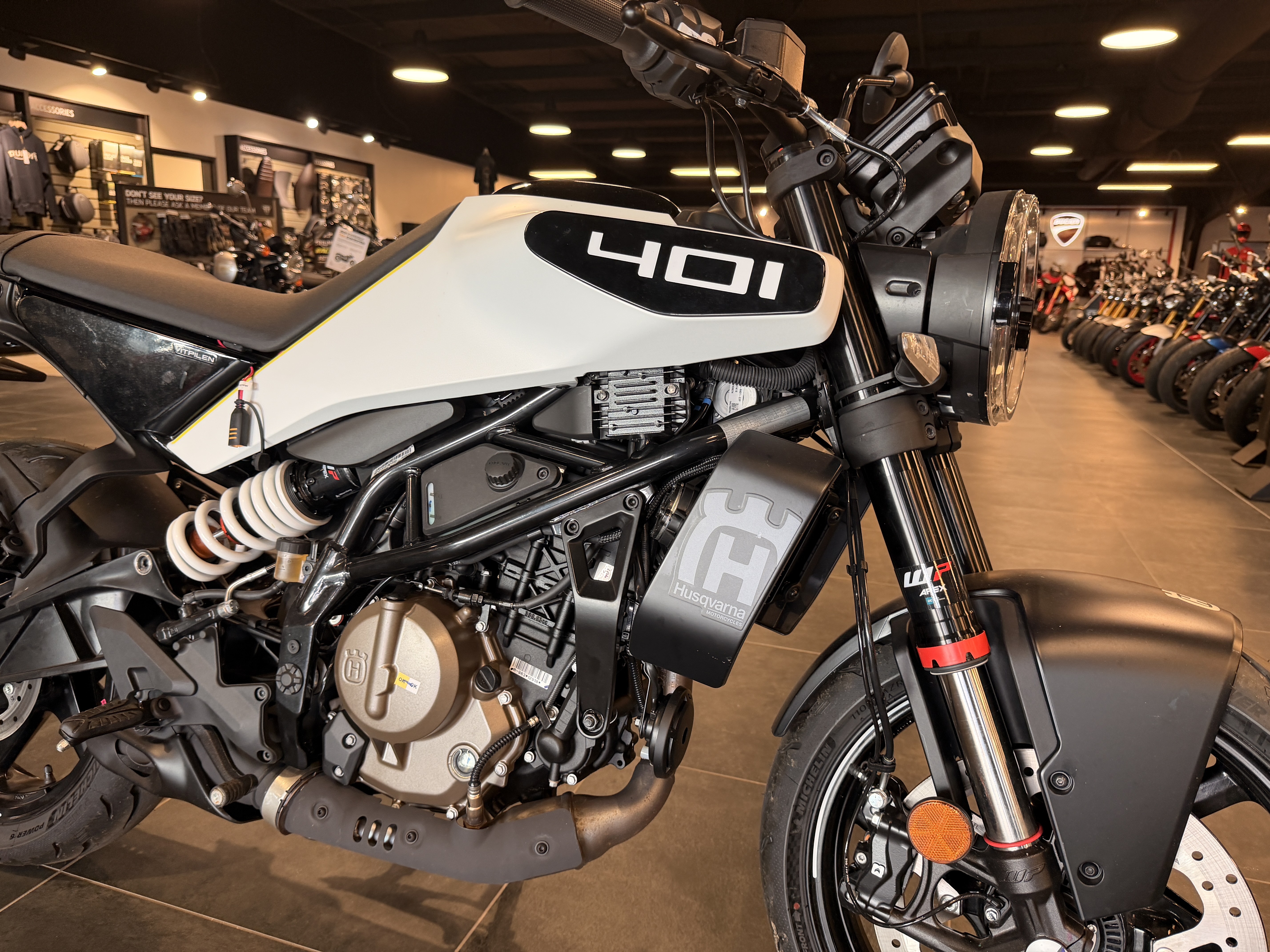 2024 Husqvarna Vitpilen 401 6