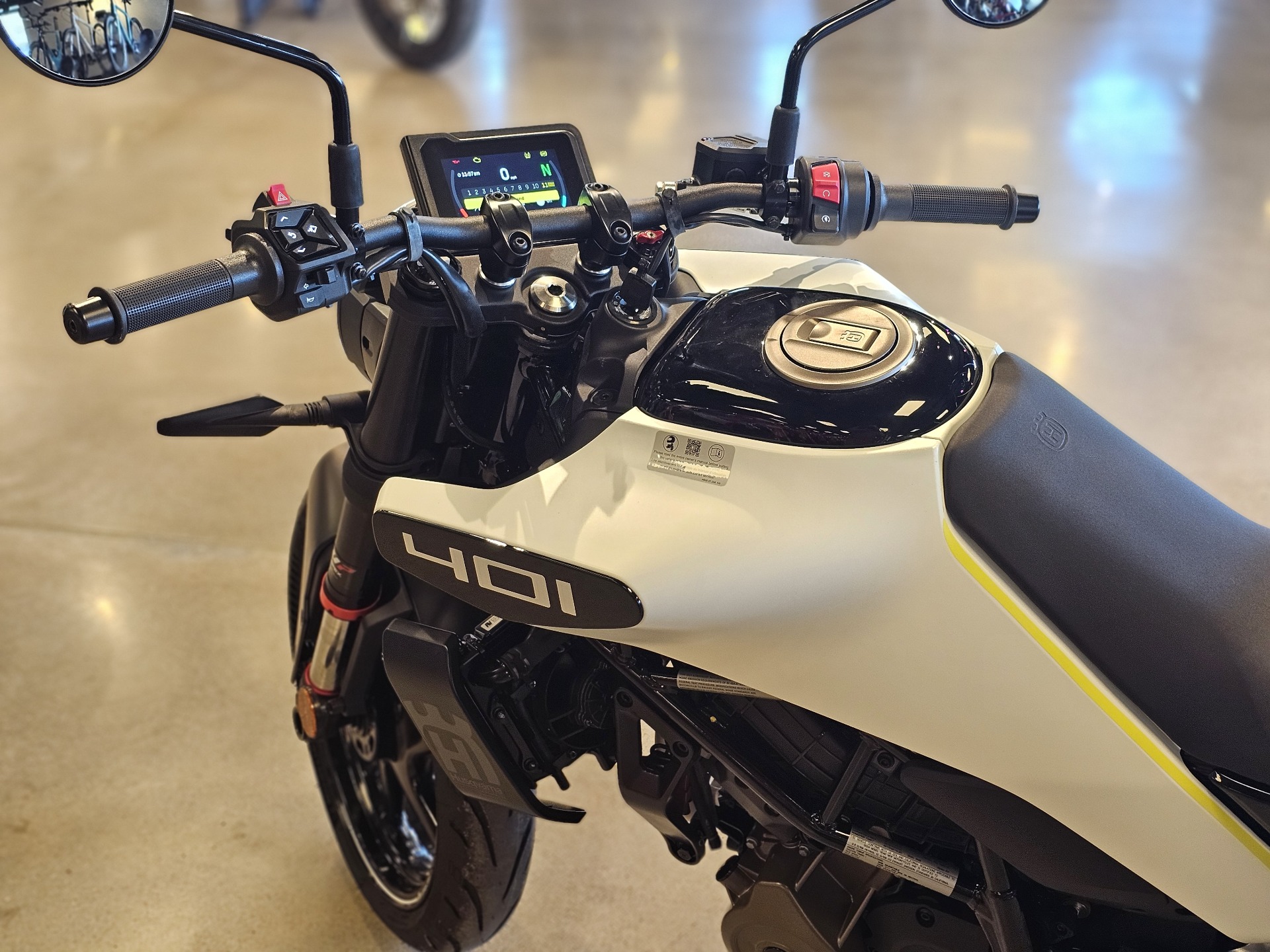 2024 Husqvarna Vitpilen 401 in Chattanooga, Tennessee - Photo 4