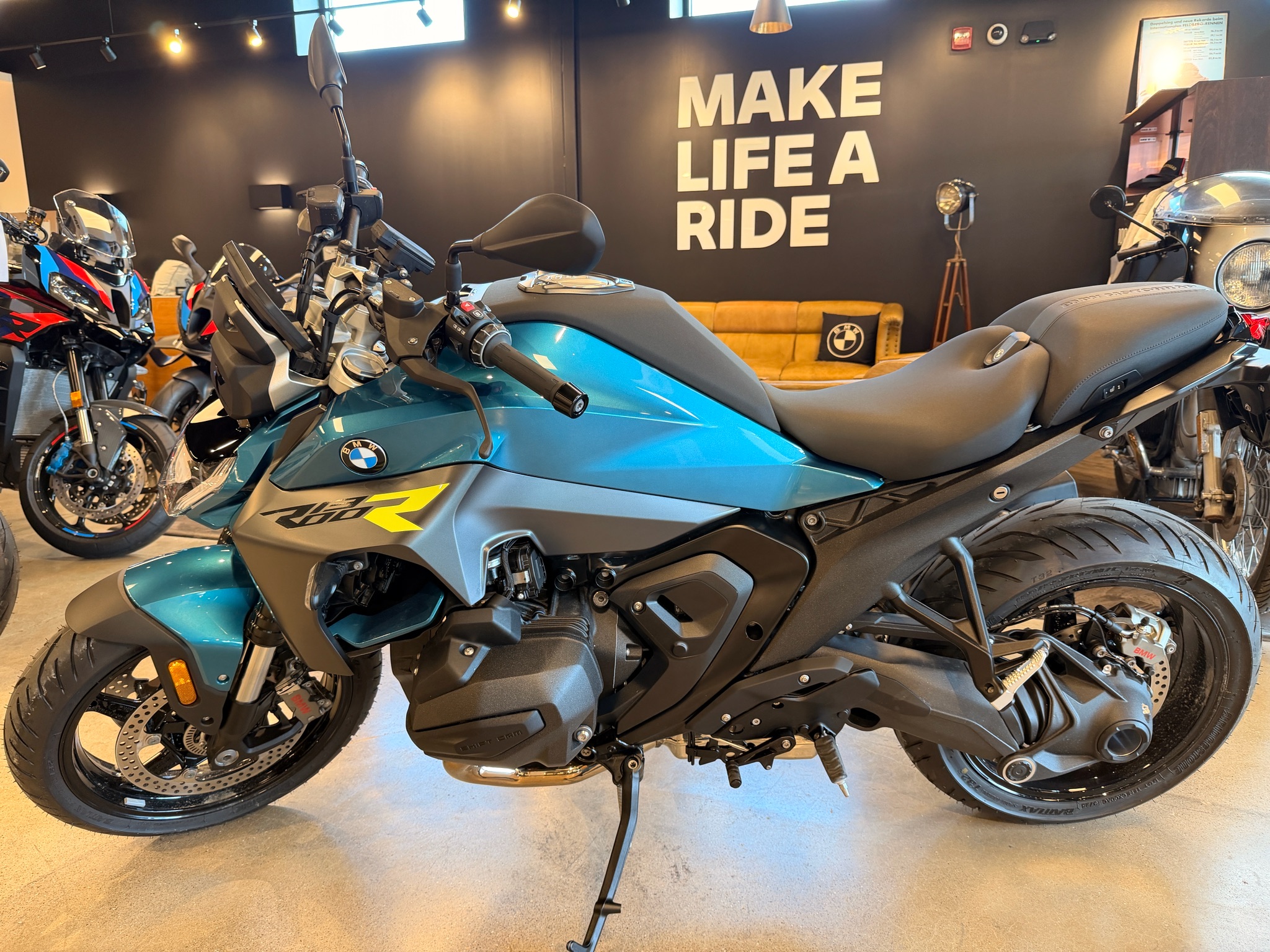 2026 BMW R 1300 R