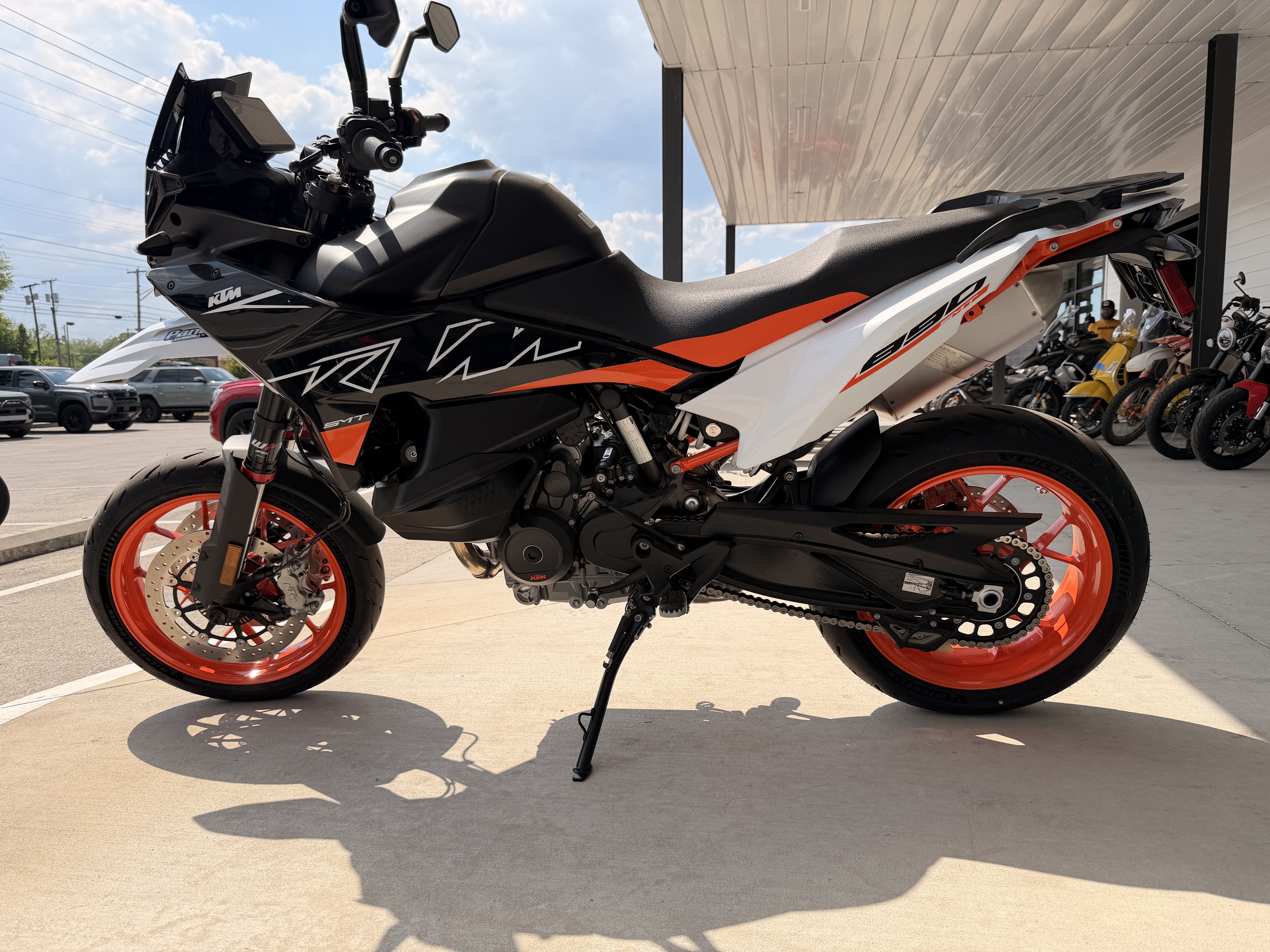 2024 KTM 890 SMT