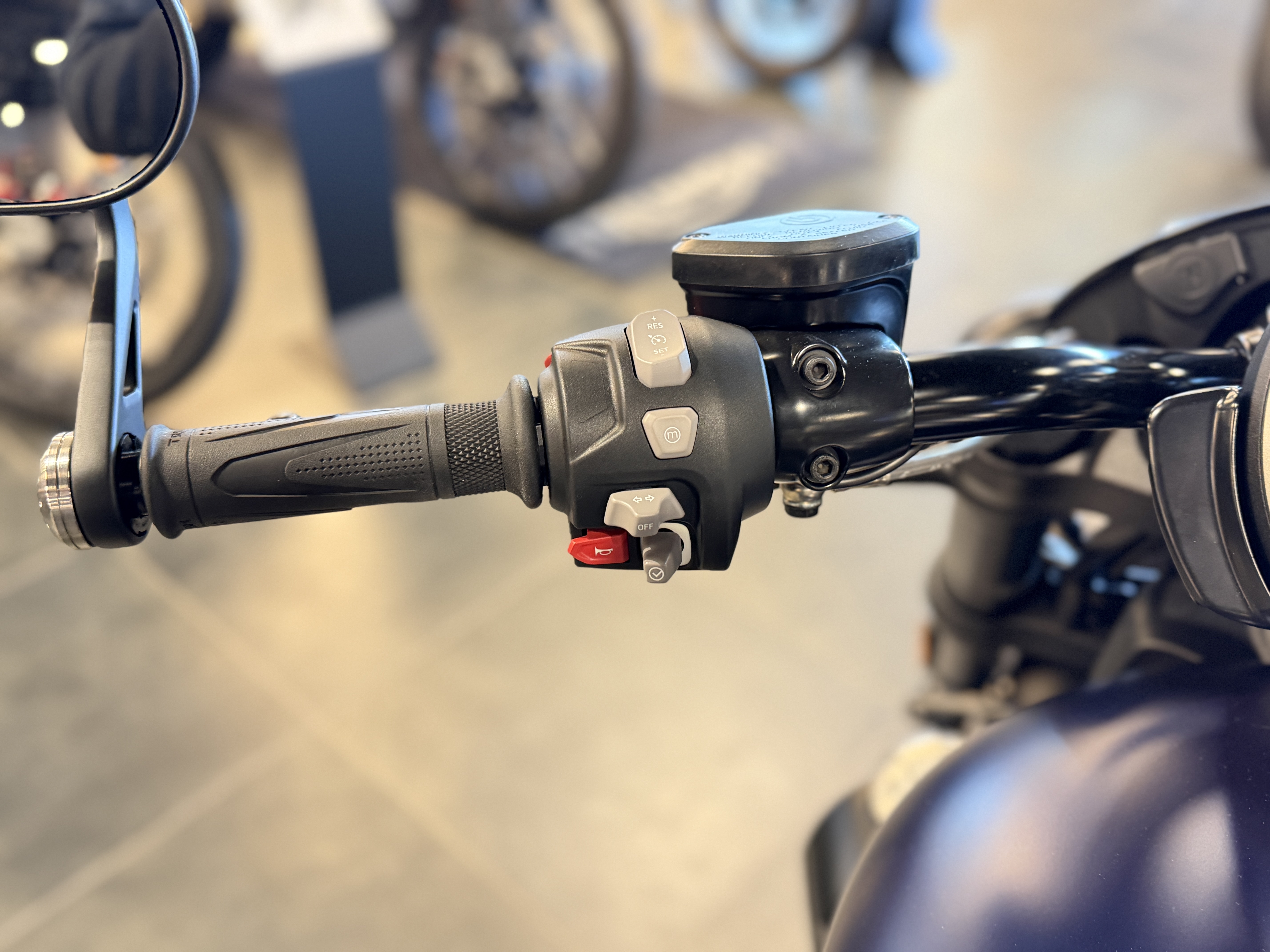 2025 Triumph Rocket 3 Storm R in Chattanooga, Tennessee - Photo 6