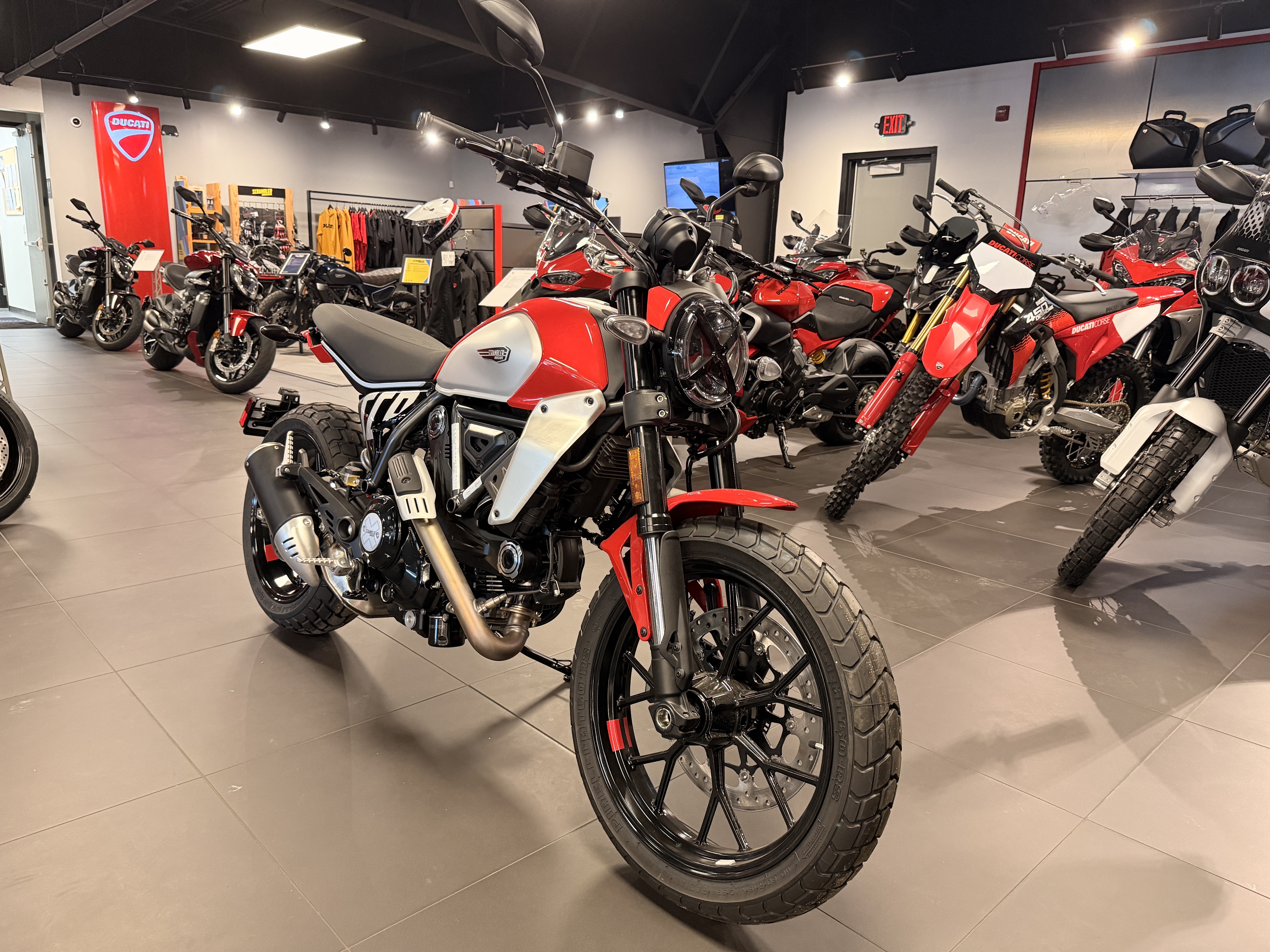 2025 Ducati Scrambler Icon in Chattanooga, Tennessee - Photo 5