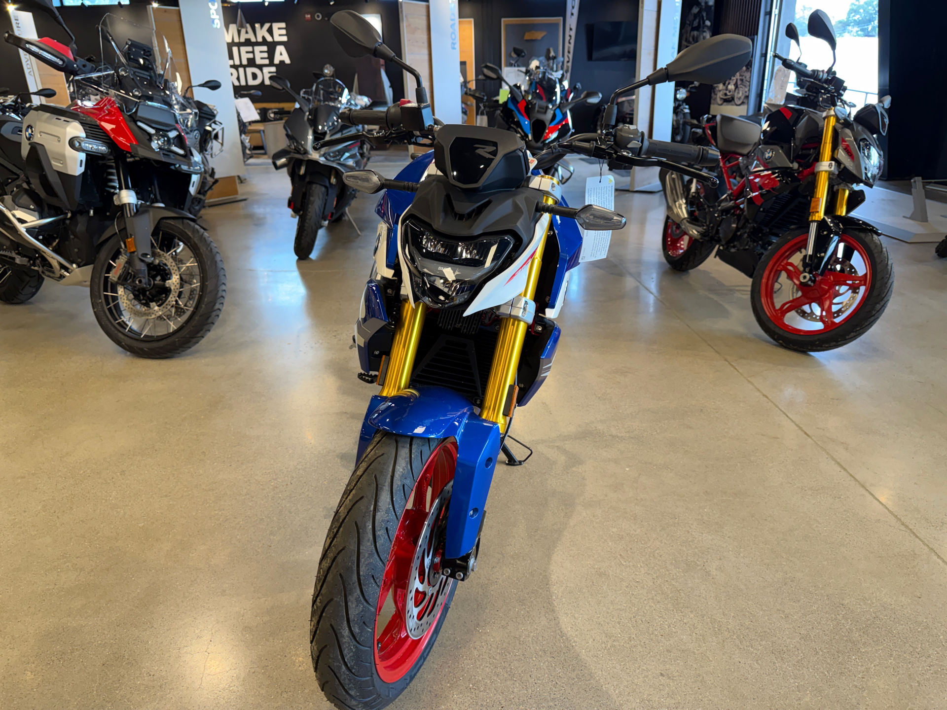 2025 BMW G 310 R in Chattanooga, Tennessee - Photo 2