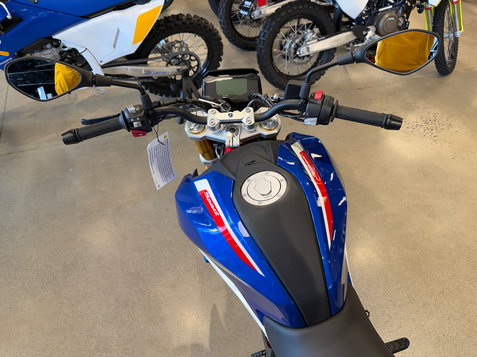 2025 BMW G 310 R in Chattanooga, Tennessee - Photo 5