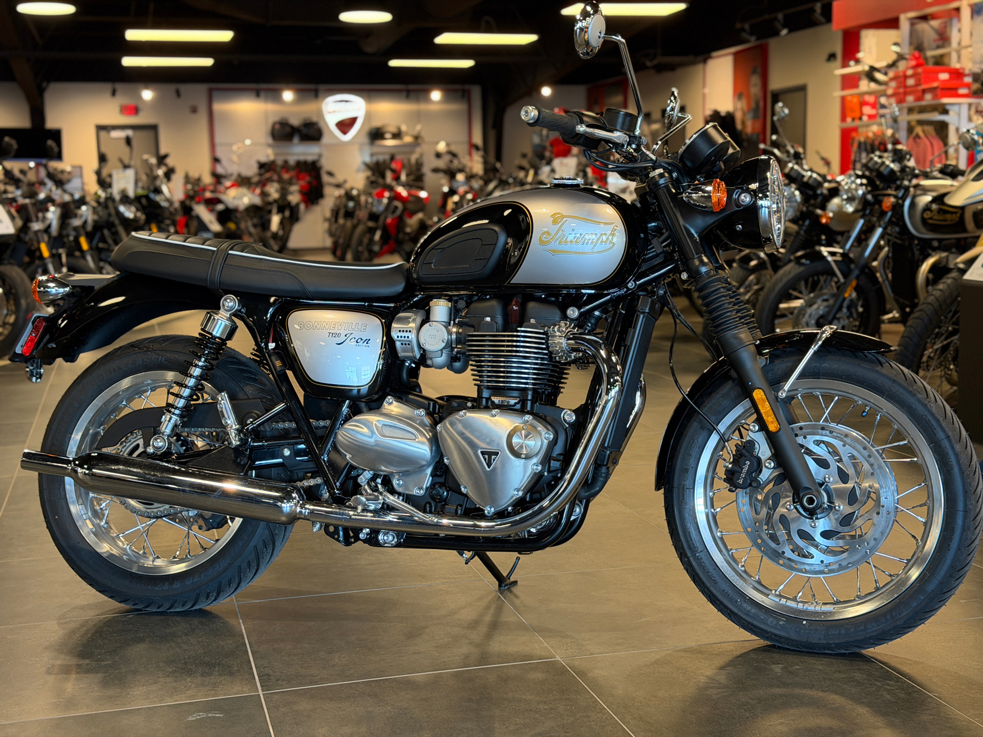 2025 Triumph Bonneville T120 in Chattanooga, Tennessee - Photo 1