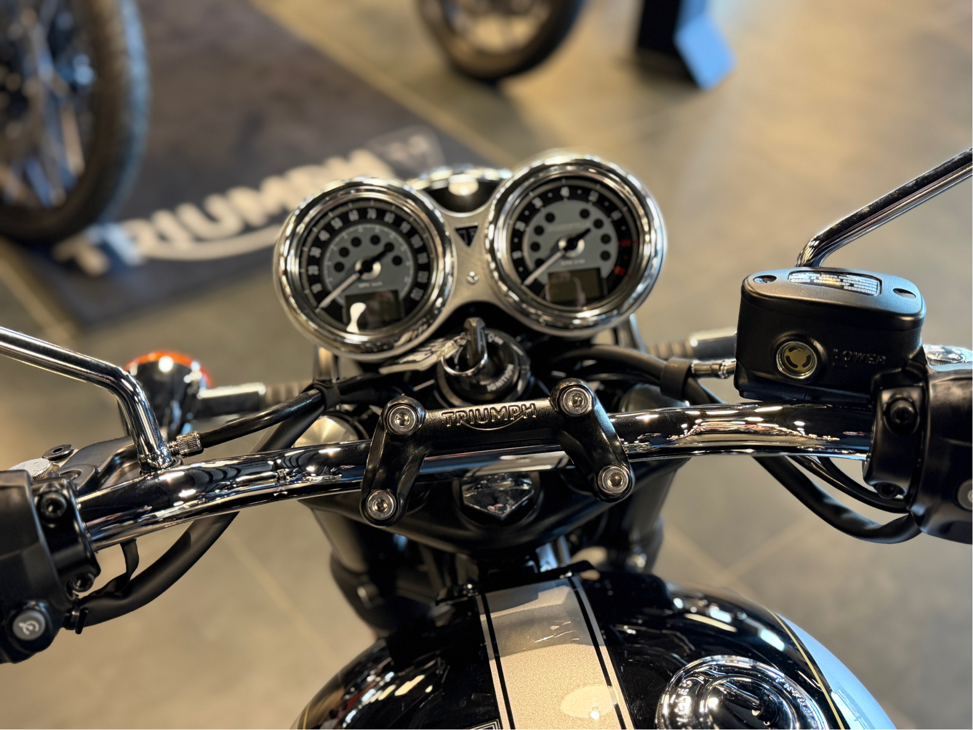 2025 Triumph Bonneville T120 in Chattanooga, Tennessee - Photo 6