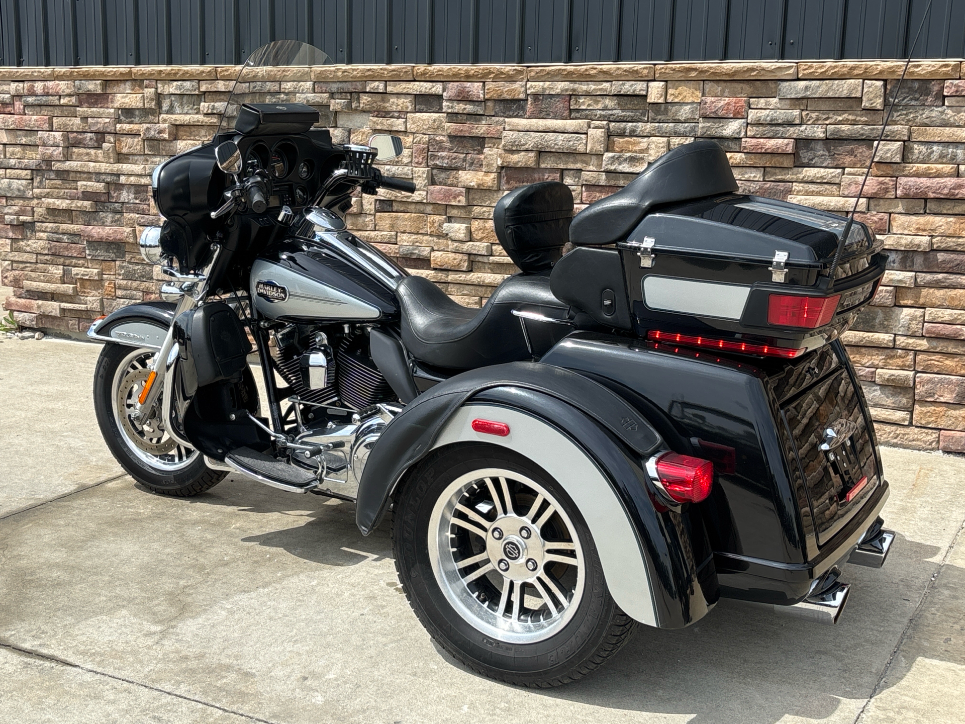 2013 Harley-Davidson Tri Glide® Ultra Classic® in Columbia, Missouri - Photo 2