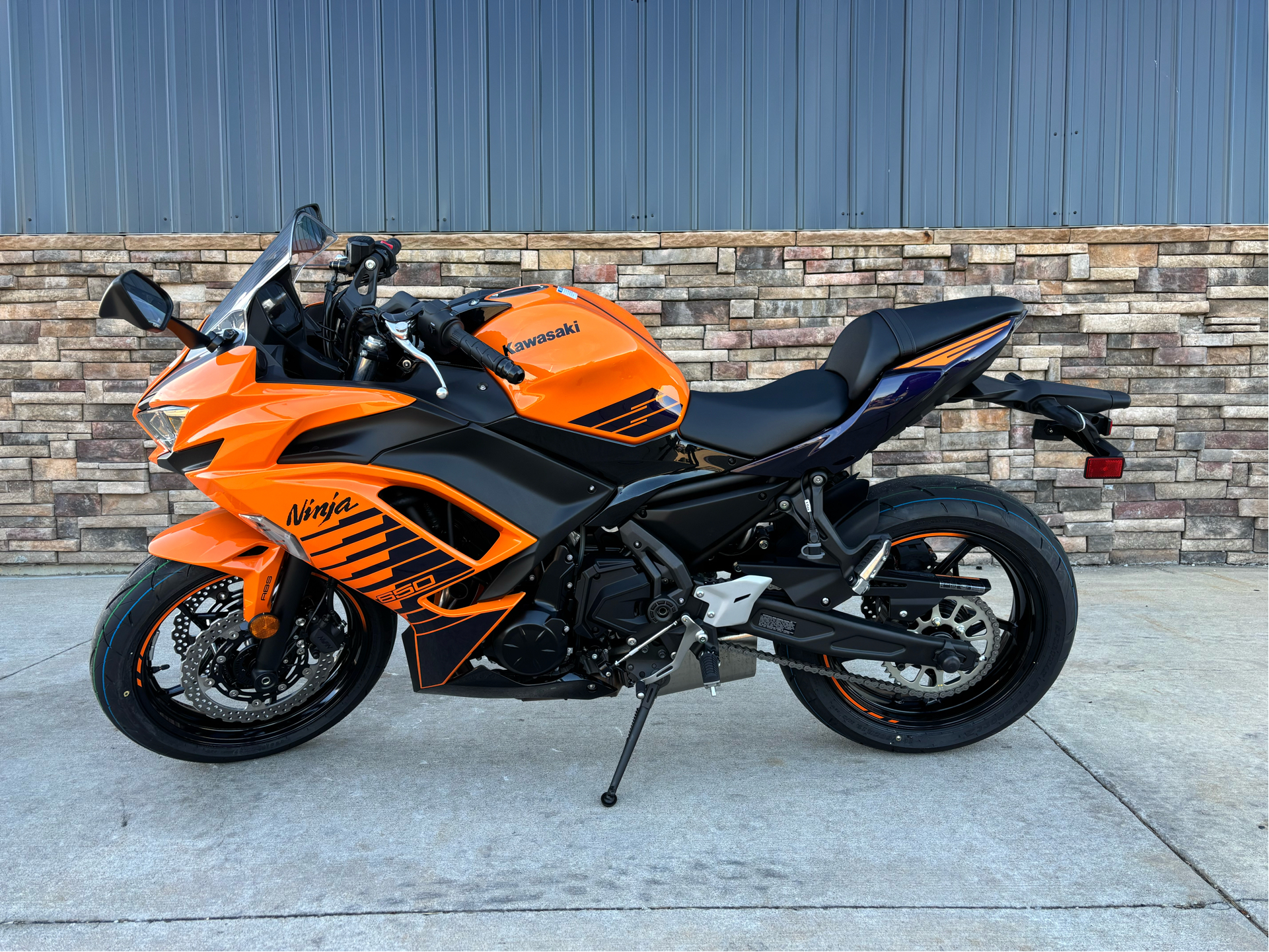 2025 Kawasaki Ninja 650 ABS in Columbia, Missouri - Photo 3