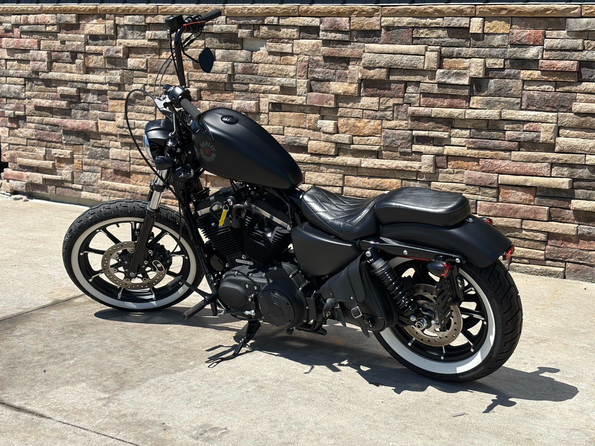 2019 Harley-Davidson Iron 883™ in Columbia, Missouri - Photo 3