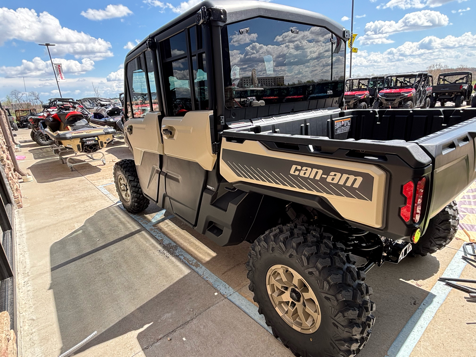 2025 Can-Am Defender MAX Limited in Columbia, Missouri - Photo 5