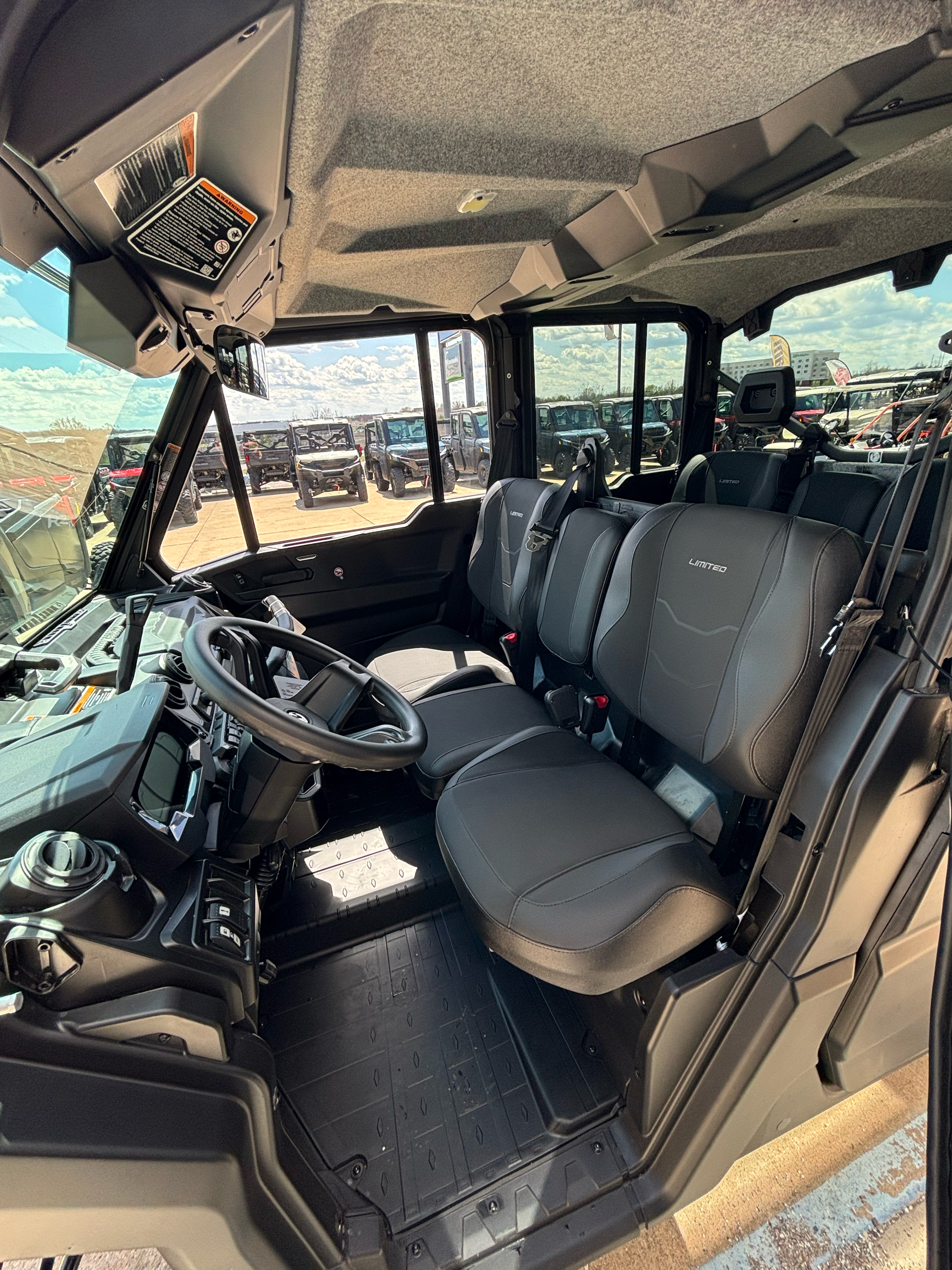 2025 Can-Am Defender MAX Limited in Columbia, Missouri - Photo 9