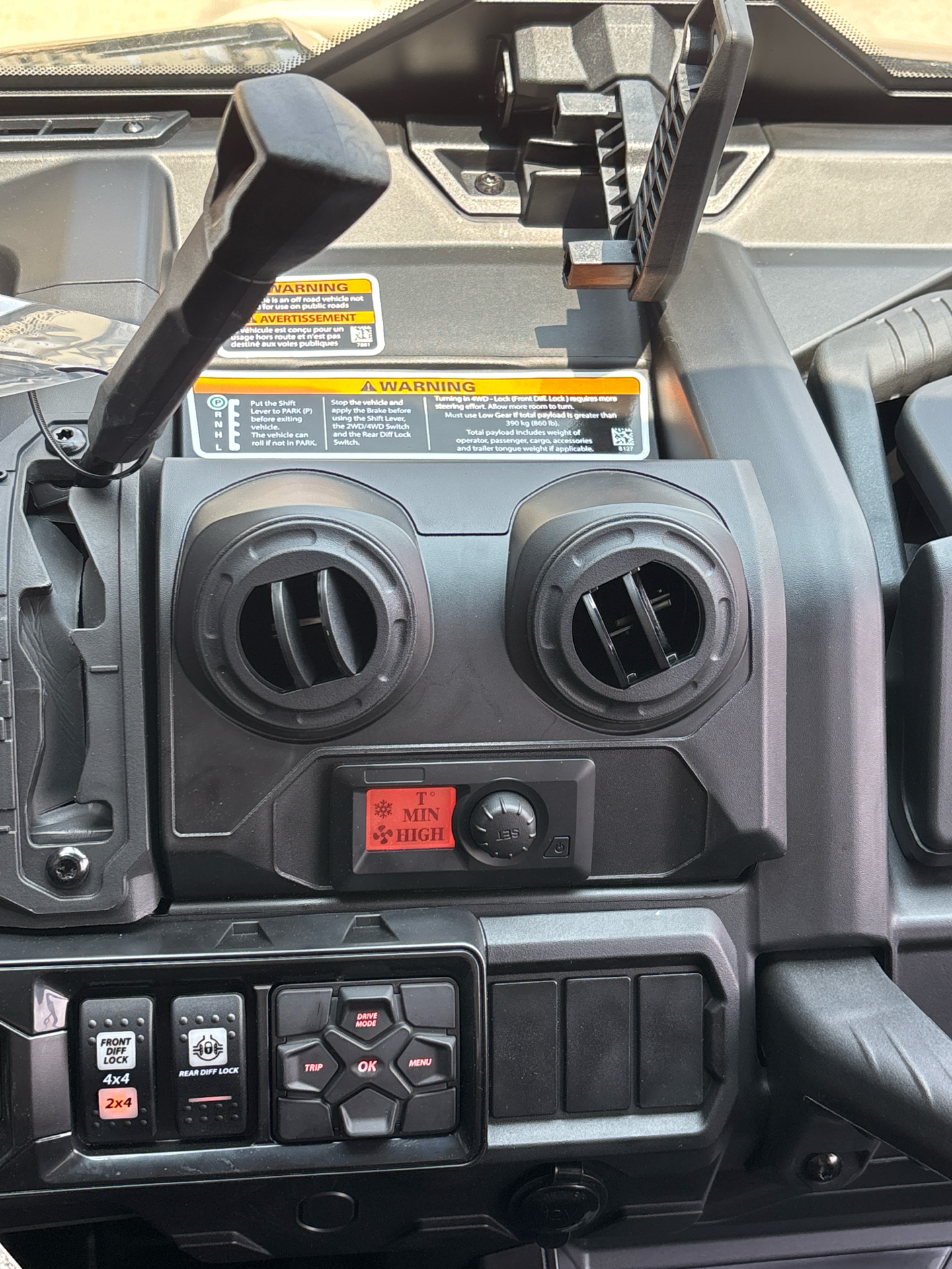 2025 Can-Am Defender MAX Limited in Columbia, Missouri - Photo 9