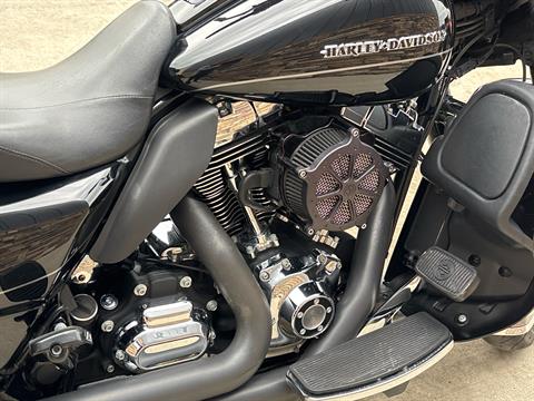 2015 Harley-Davidson Ultra Limited Low in Columbia, Missouri - Photo 10